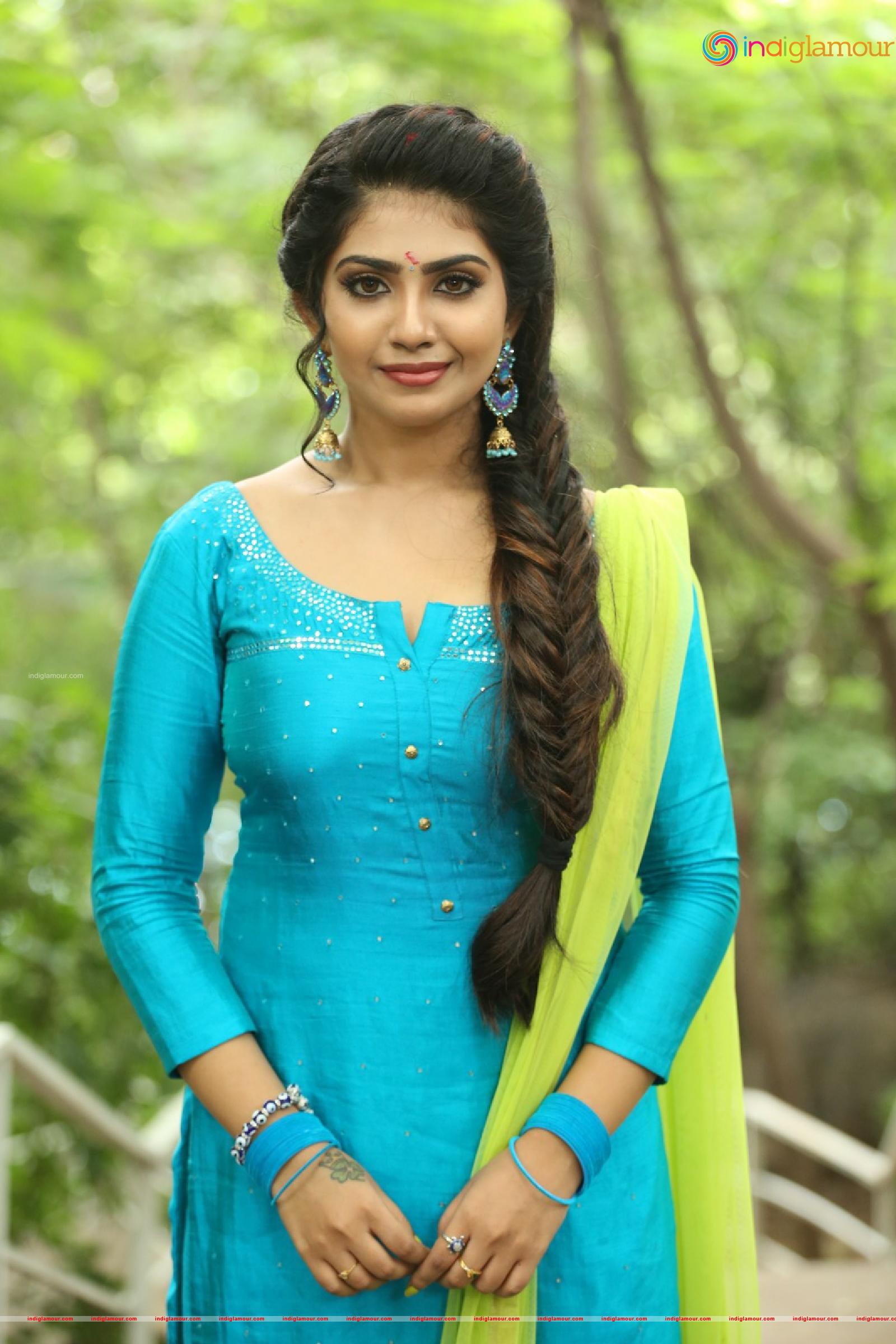 Varsha Viswanatham Actress hd photo