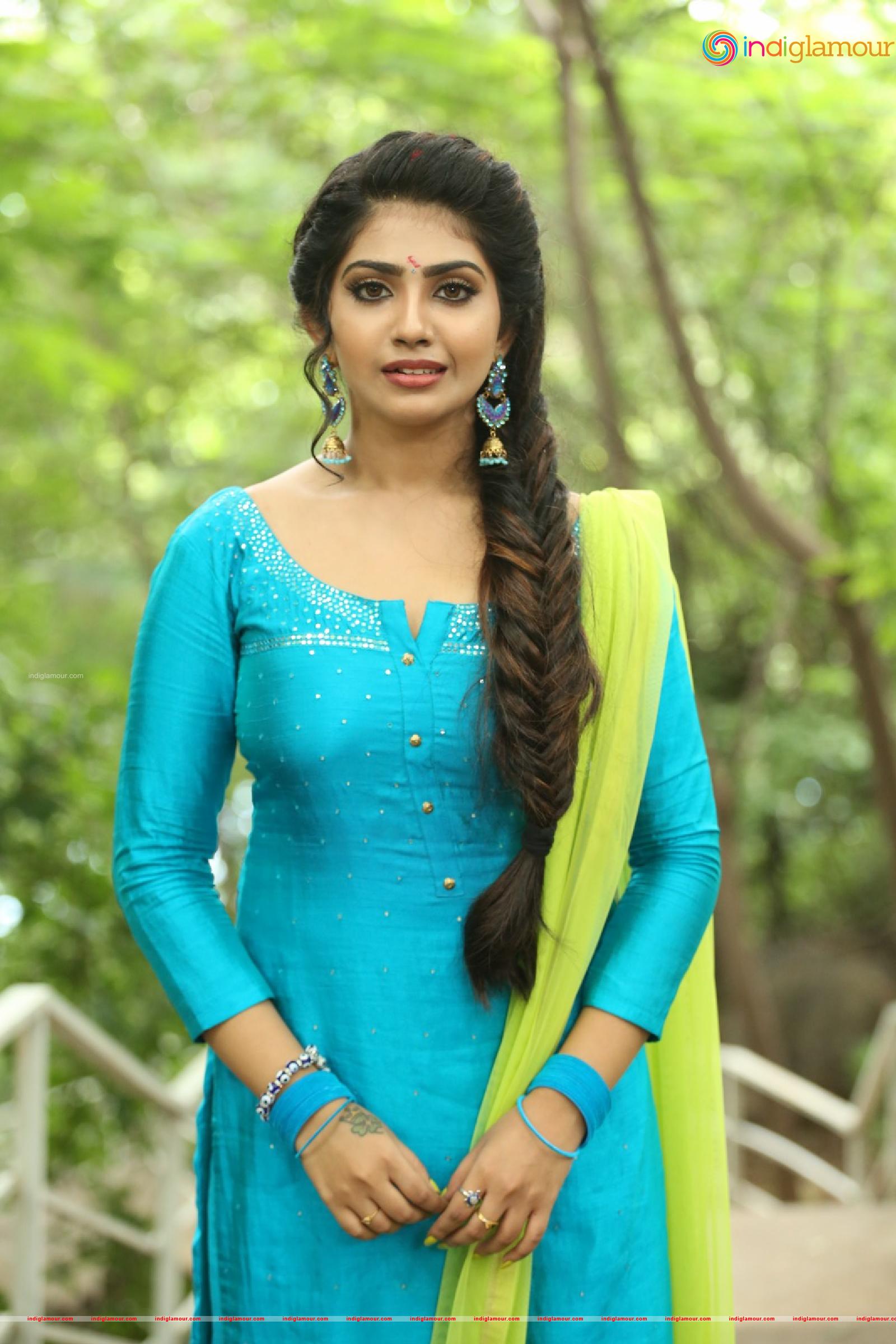 Varsha Viswanatham Actress hd photo