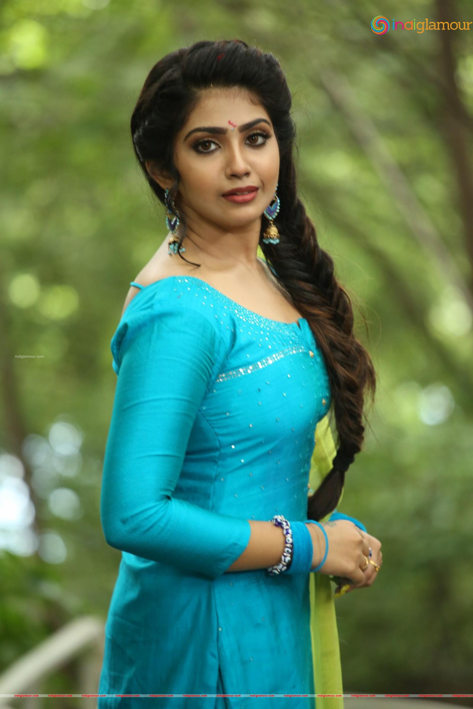 Varsha Viswanatham Actress hd photo
