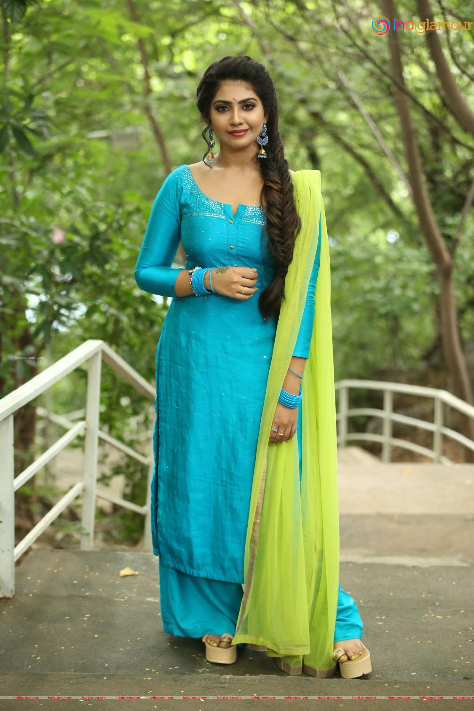 Varsha Viswanatham Actress hd photo