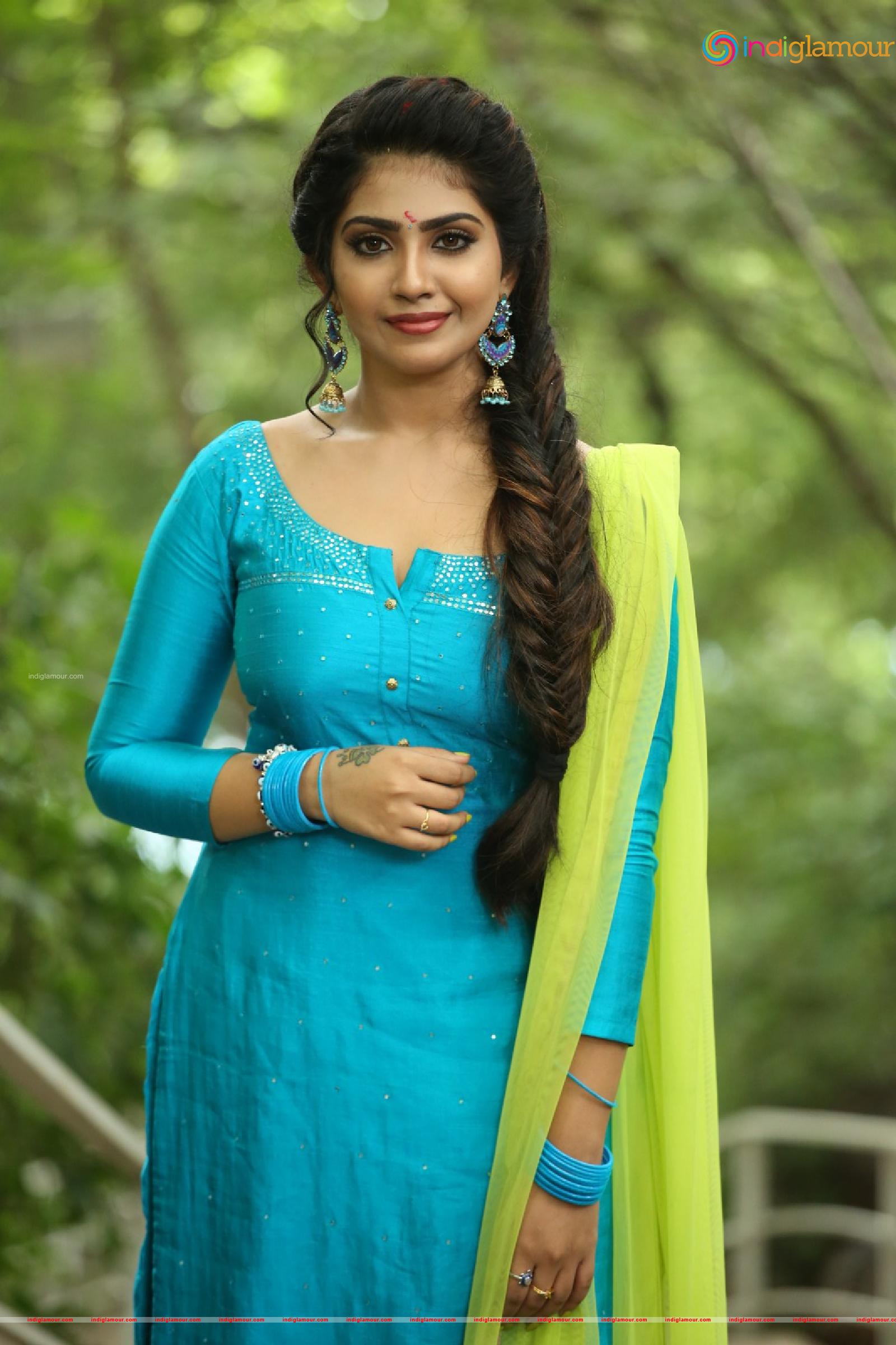 Varsha Viswanatham Actress hd photo