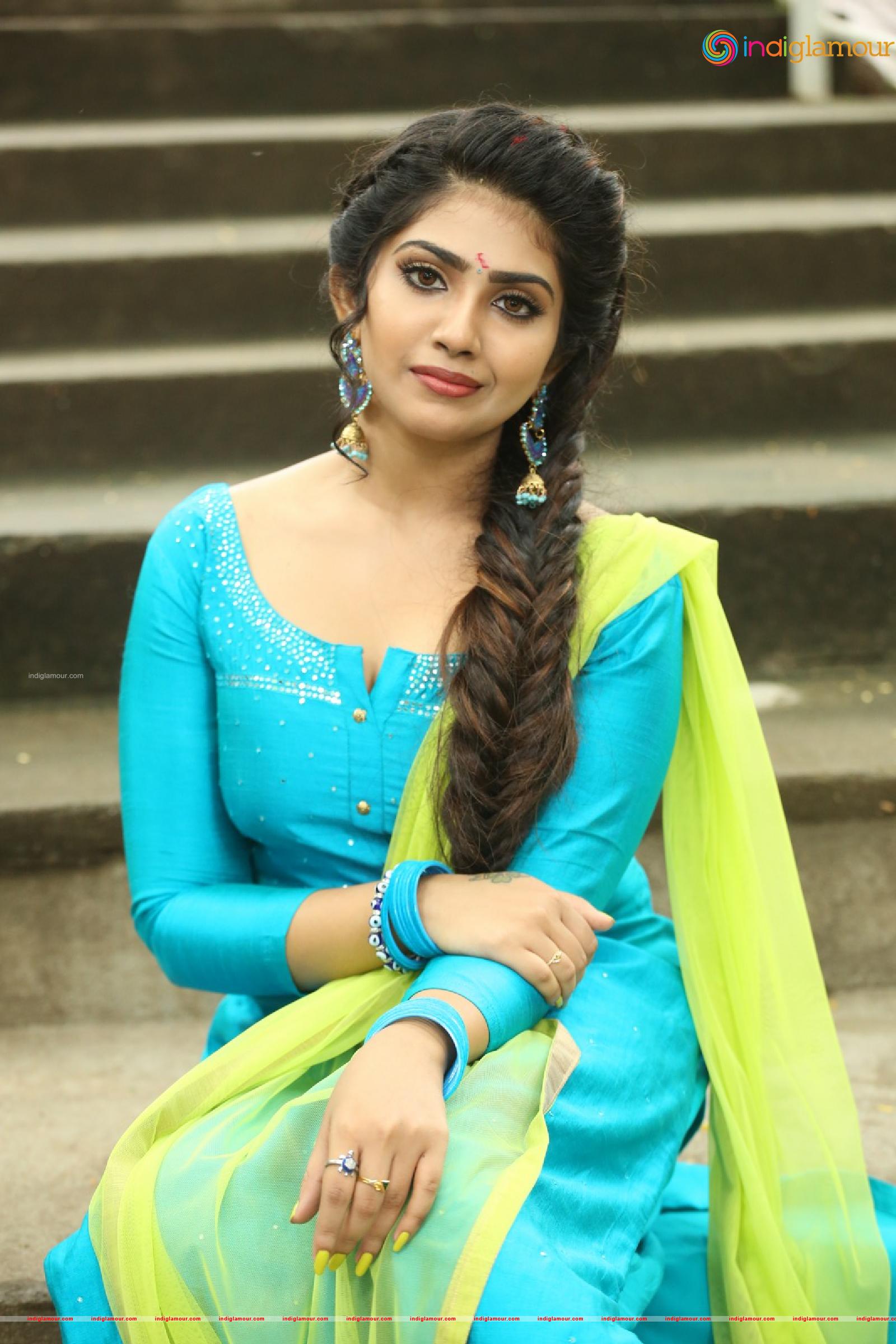 Varsha Viswanatham Actress hd photo