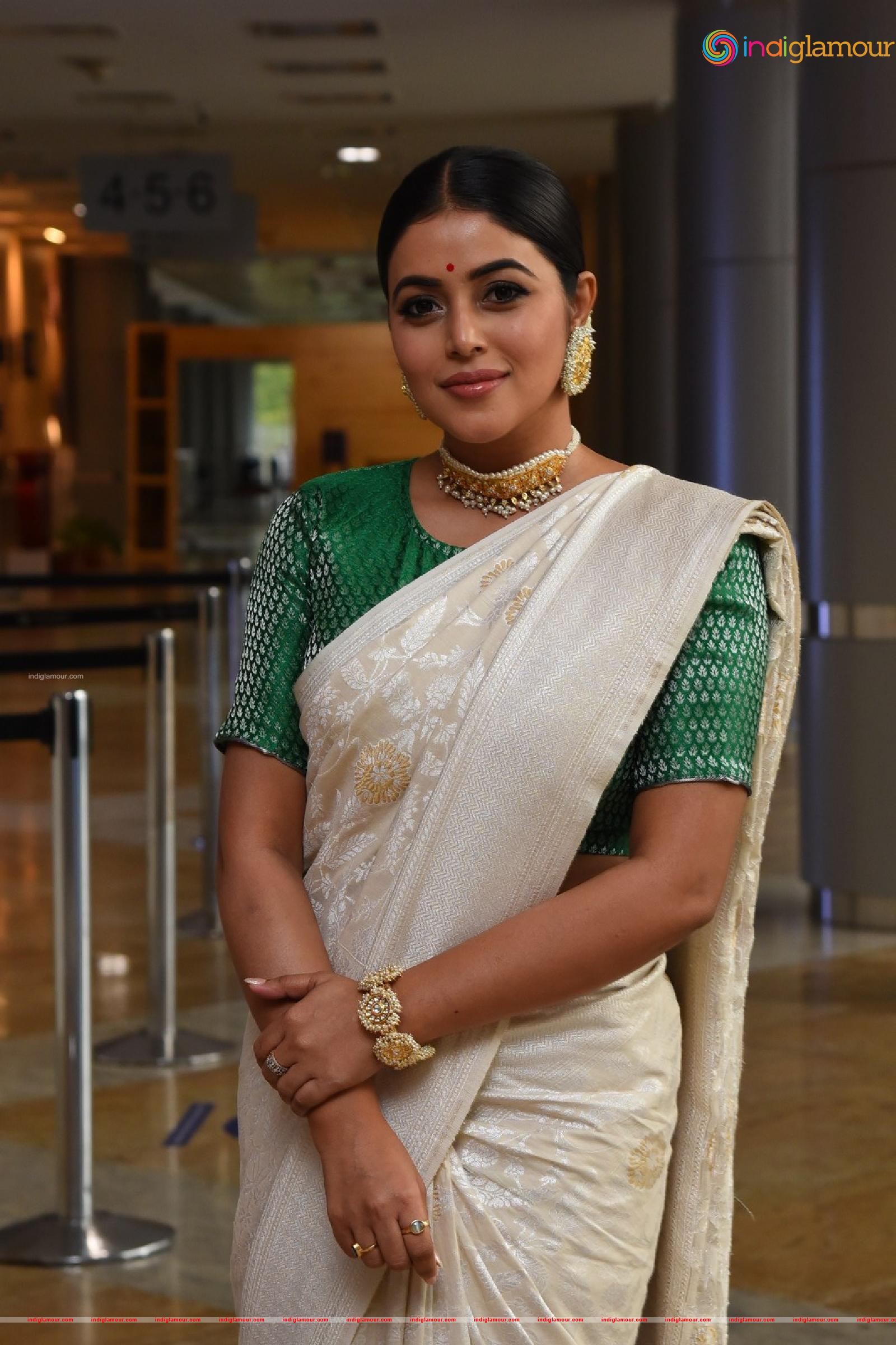 Shamna Kasim Actress hd photo