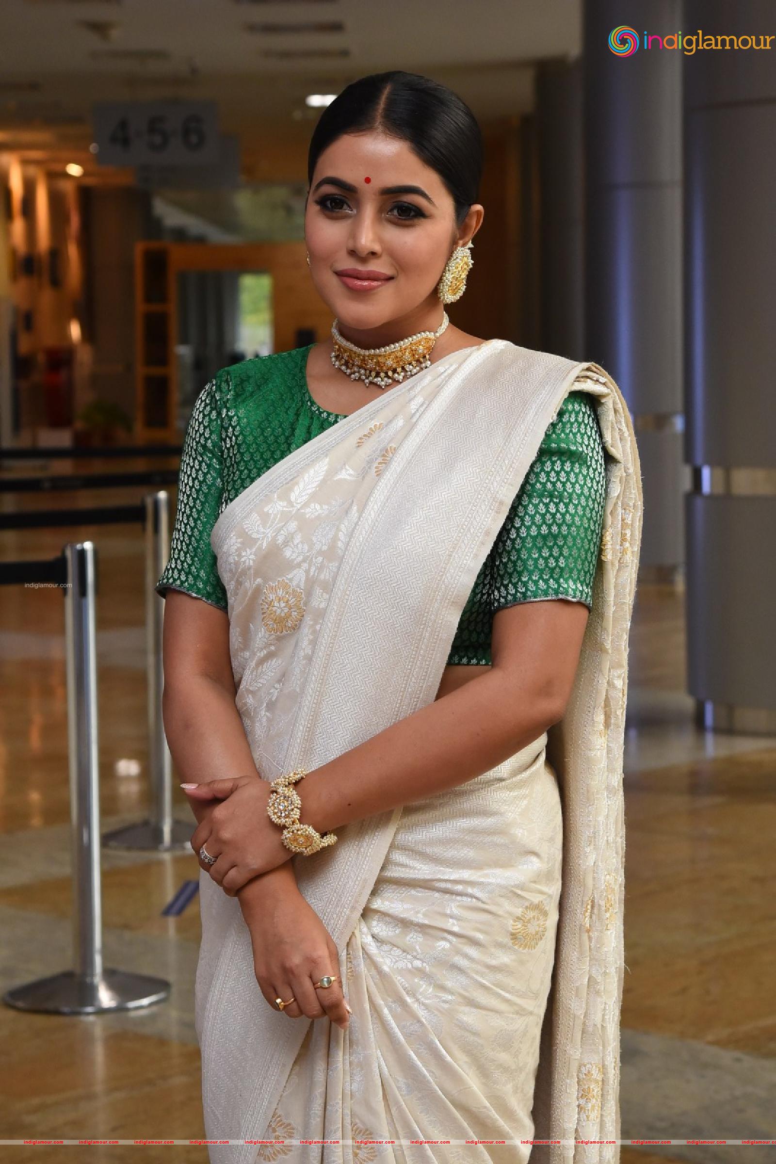 Shamna Kasim Actress hd photo