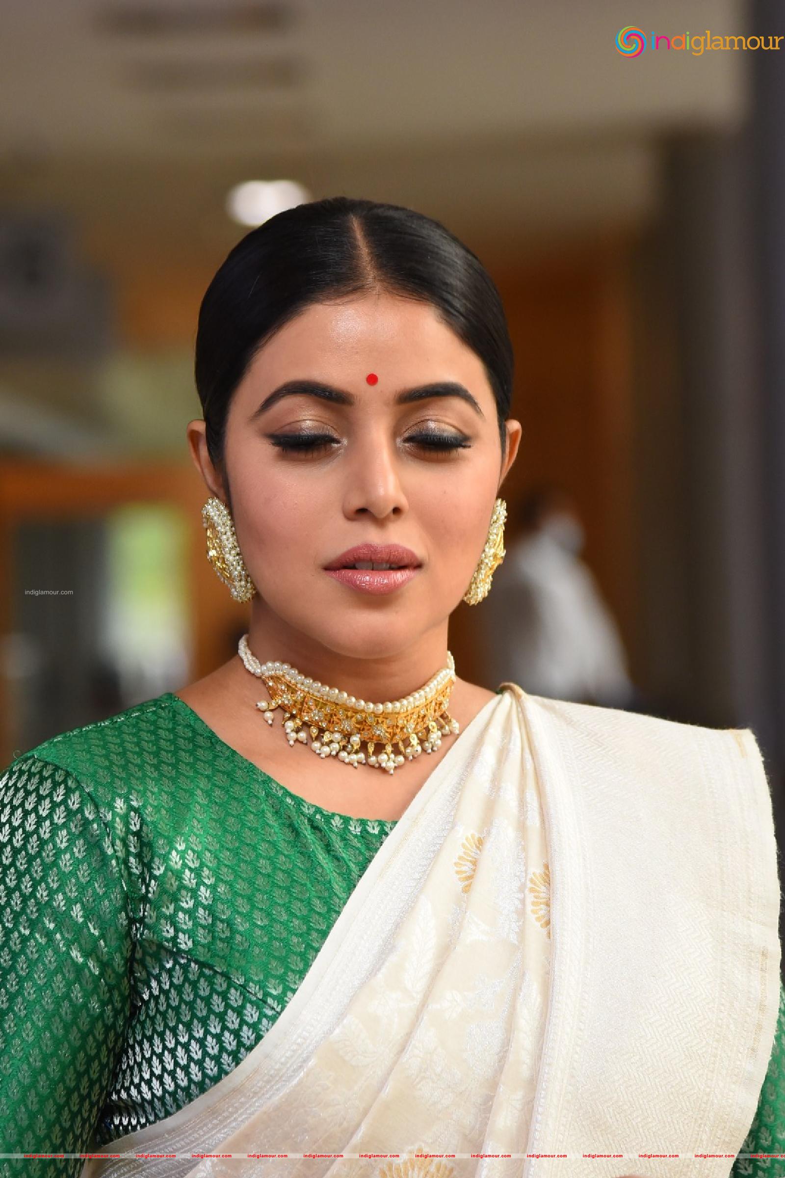 Shamna Kasim Actress hd photo