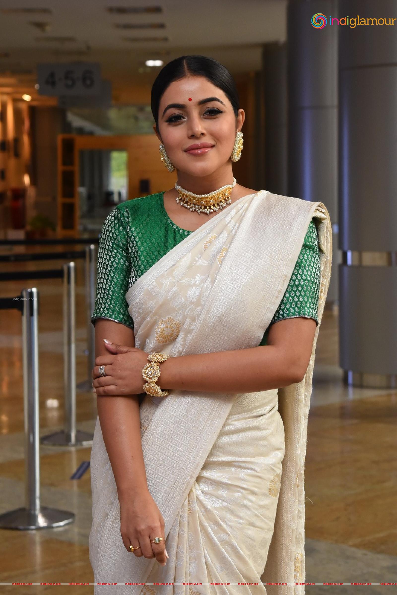 Shamna Kasim Actress hd photo