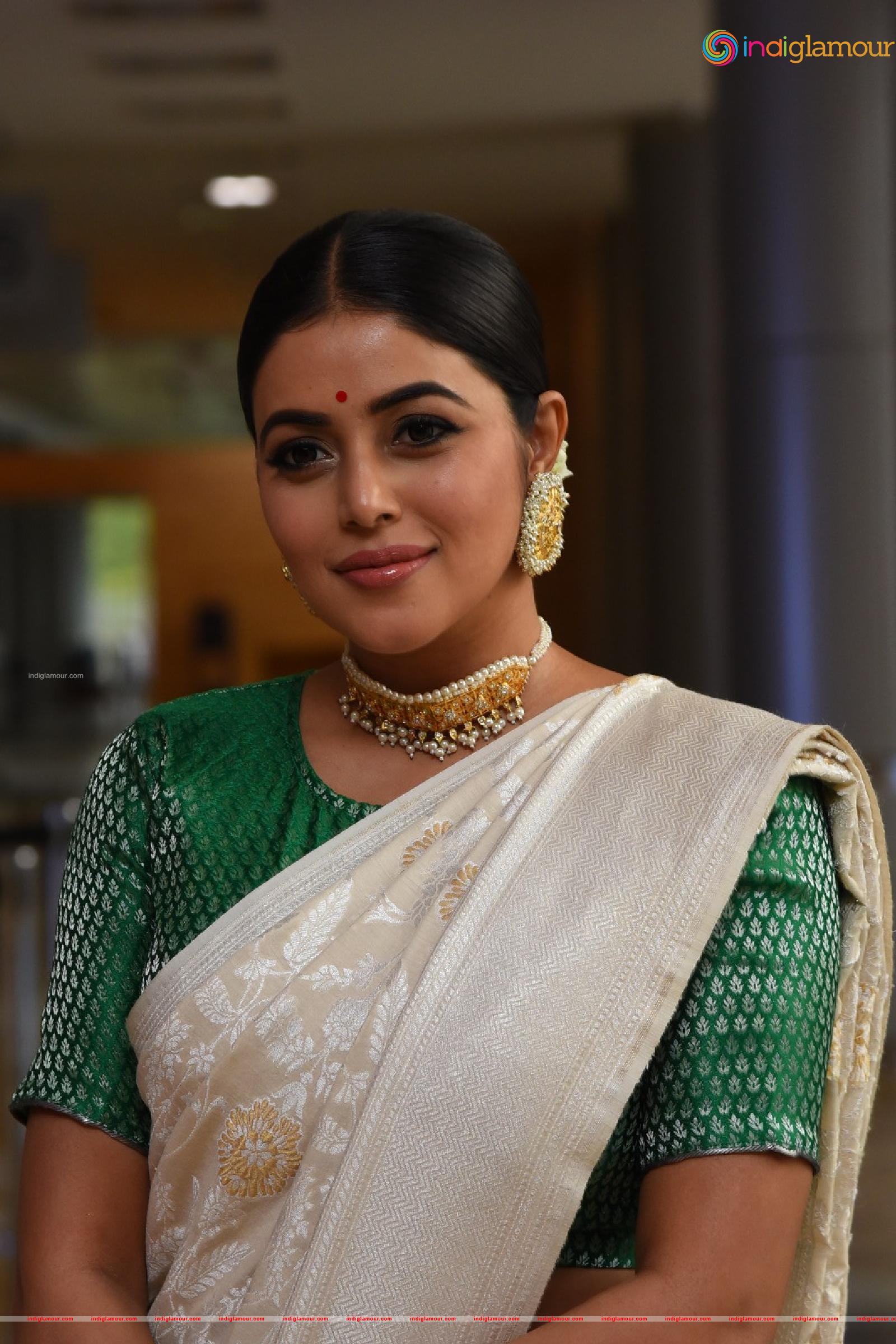 Shamna Kasim Actress hd photo