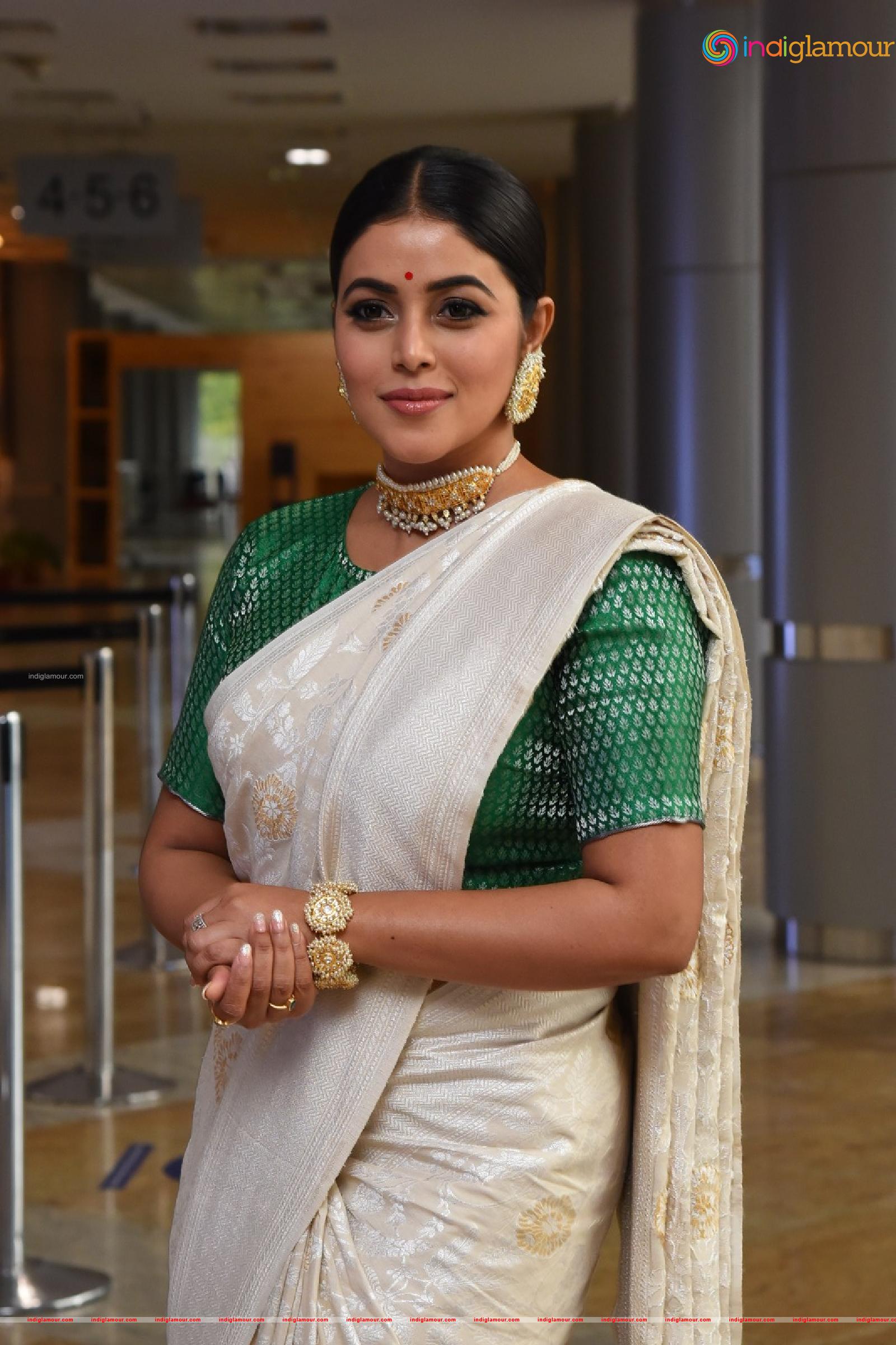 Shamna Kasim Actress hd photo