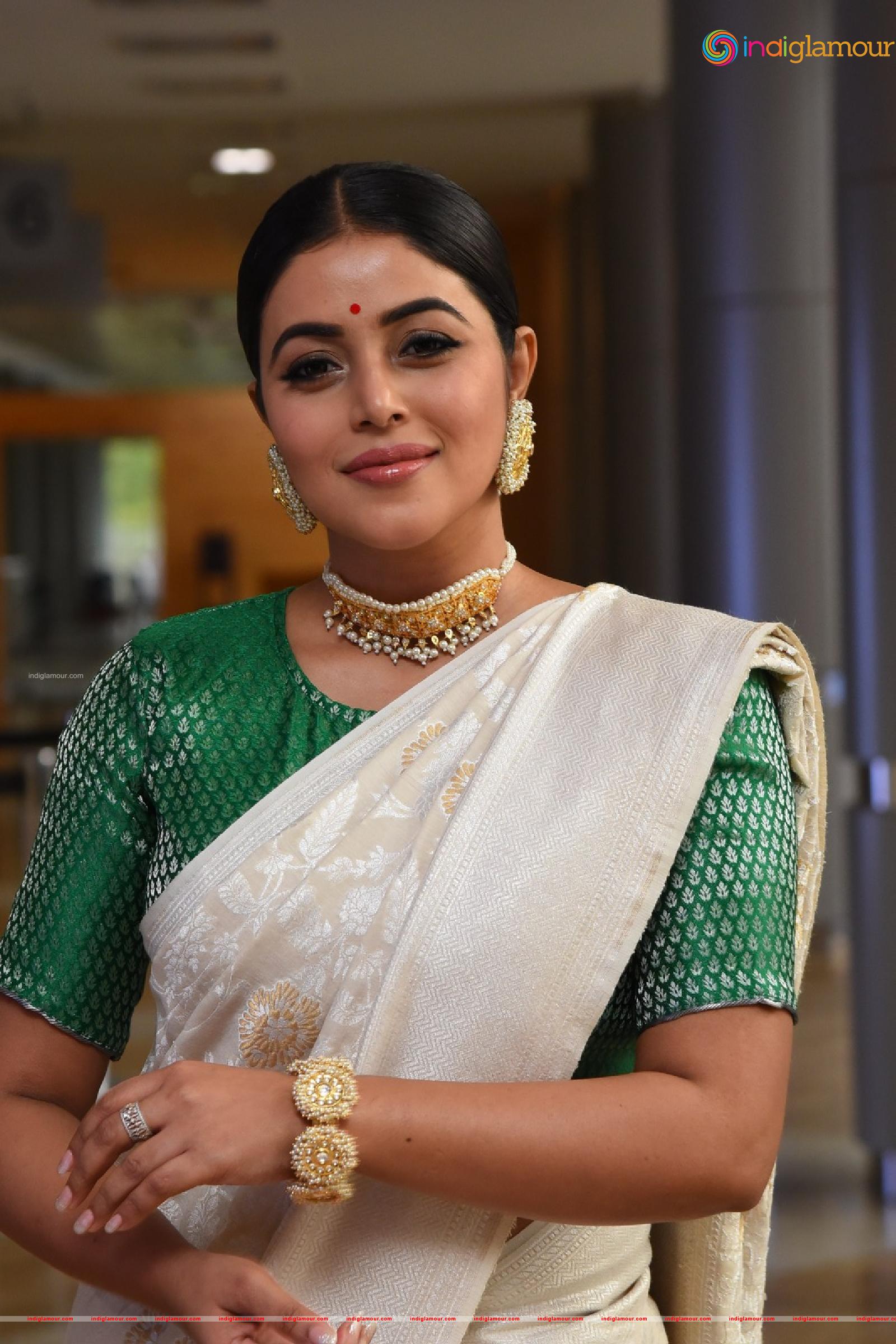 Shamna Kasim Actress hd photo