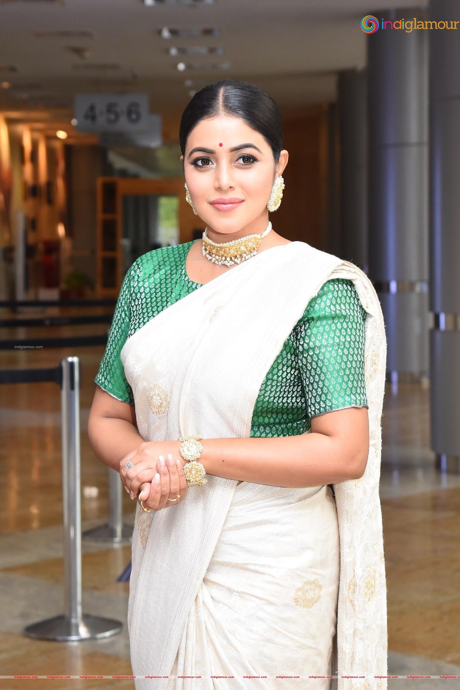 Shamna Kasim Actress hd photo