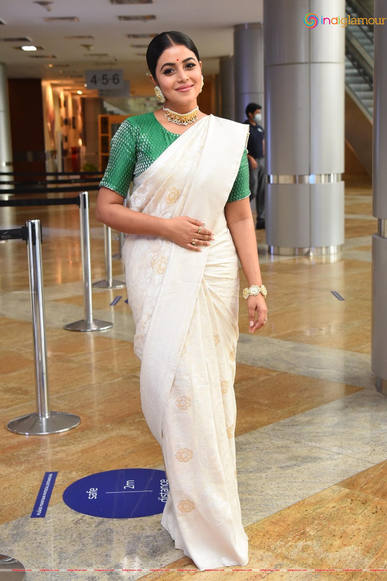 Shamna Kasim Actress hd photo