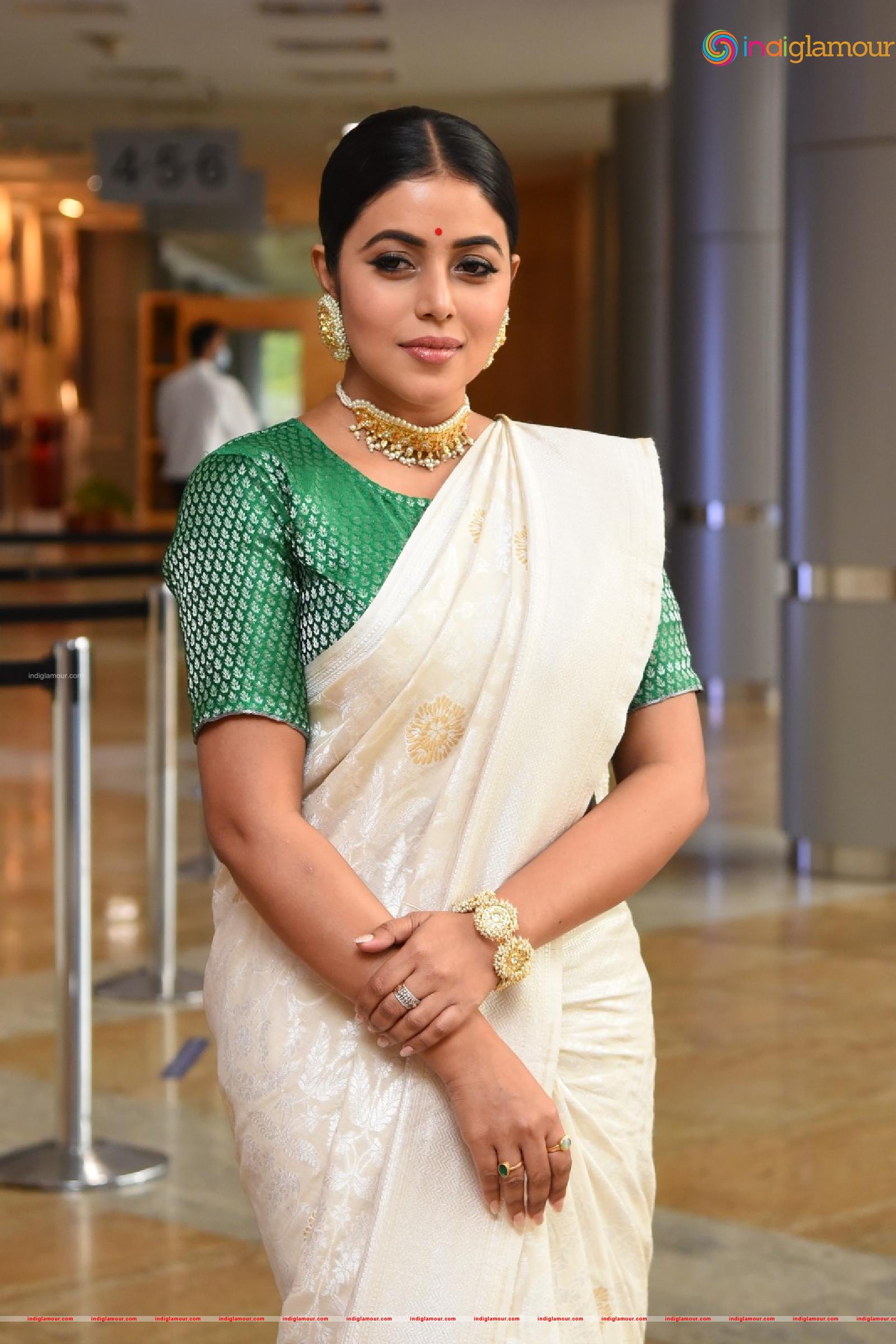 Shamna Kasim Actress hd photo