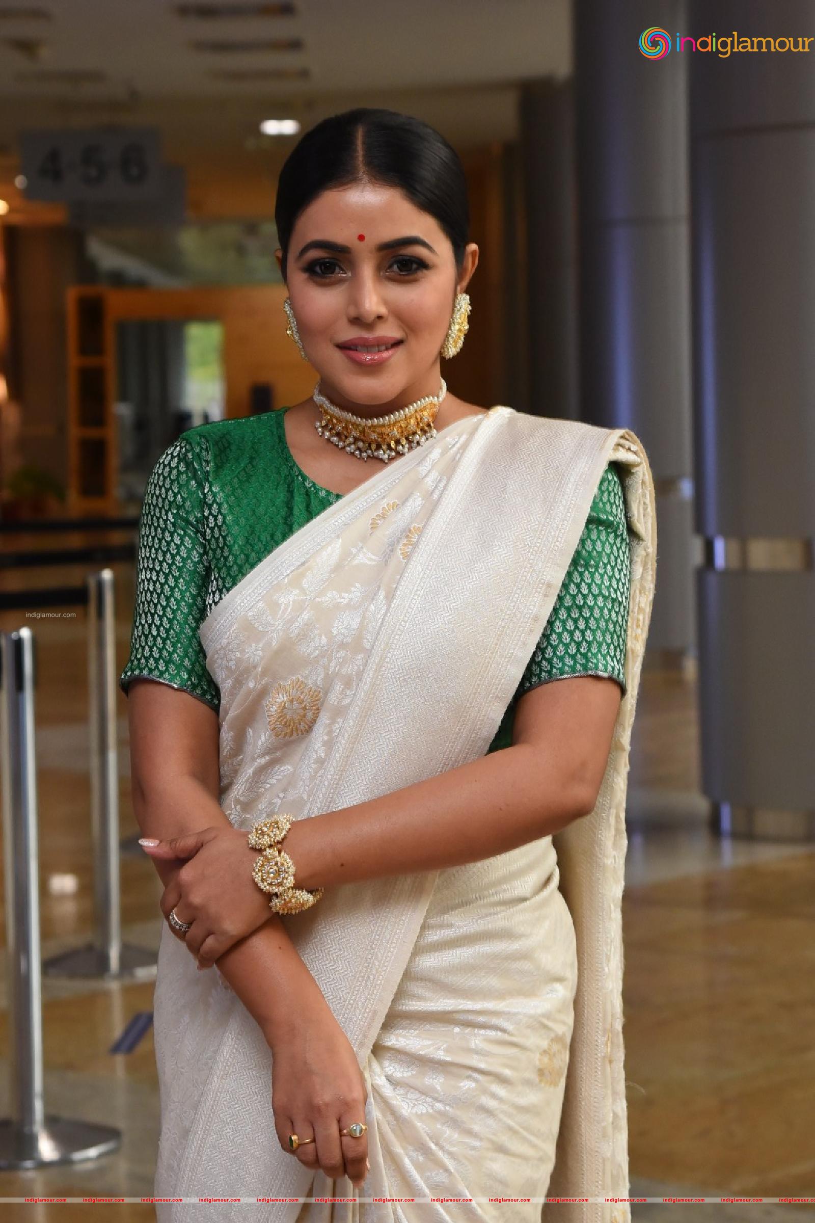 Shamna Kasim Actress hd photo