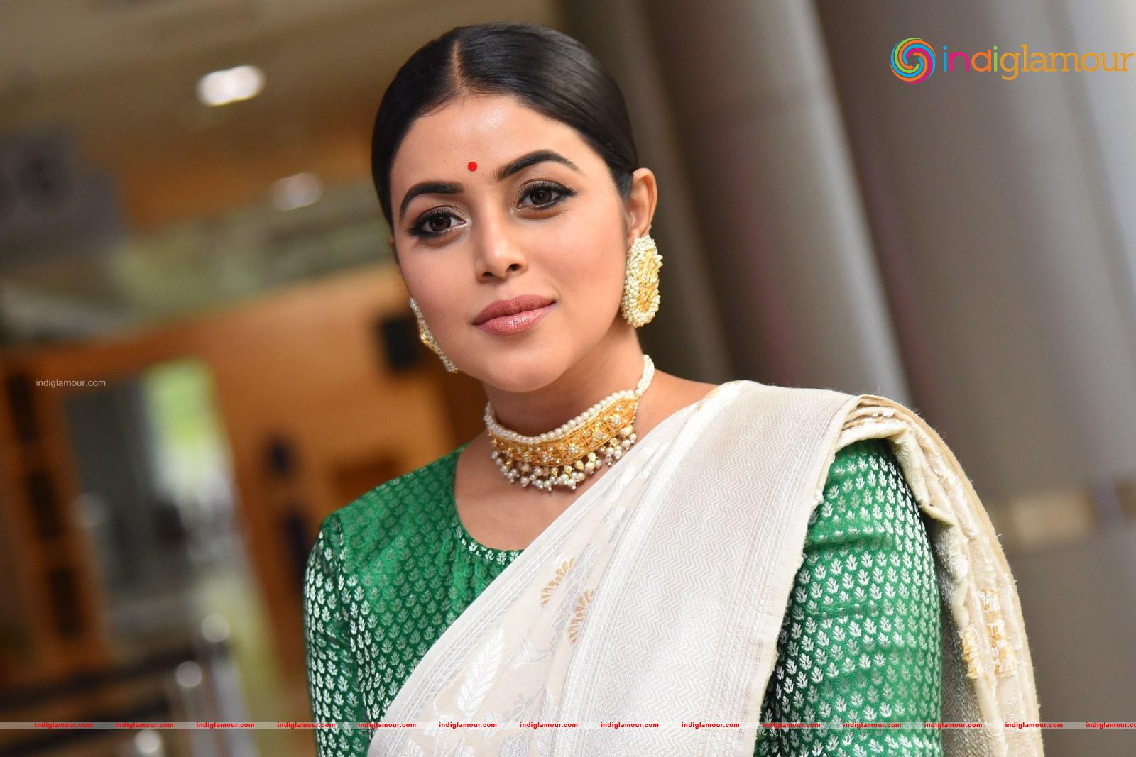 Shamna Kasim Actress hd photo