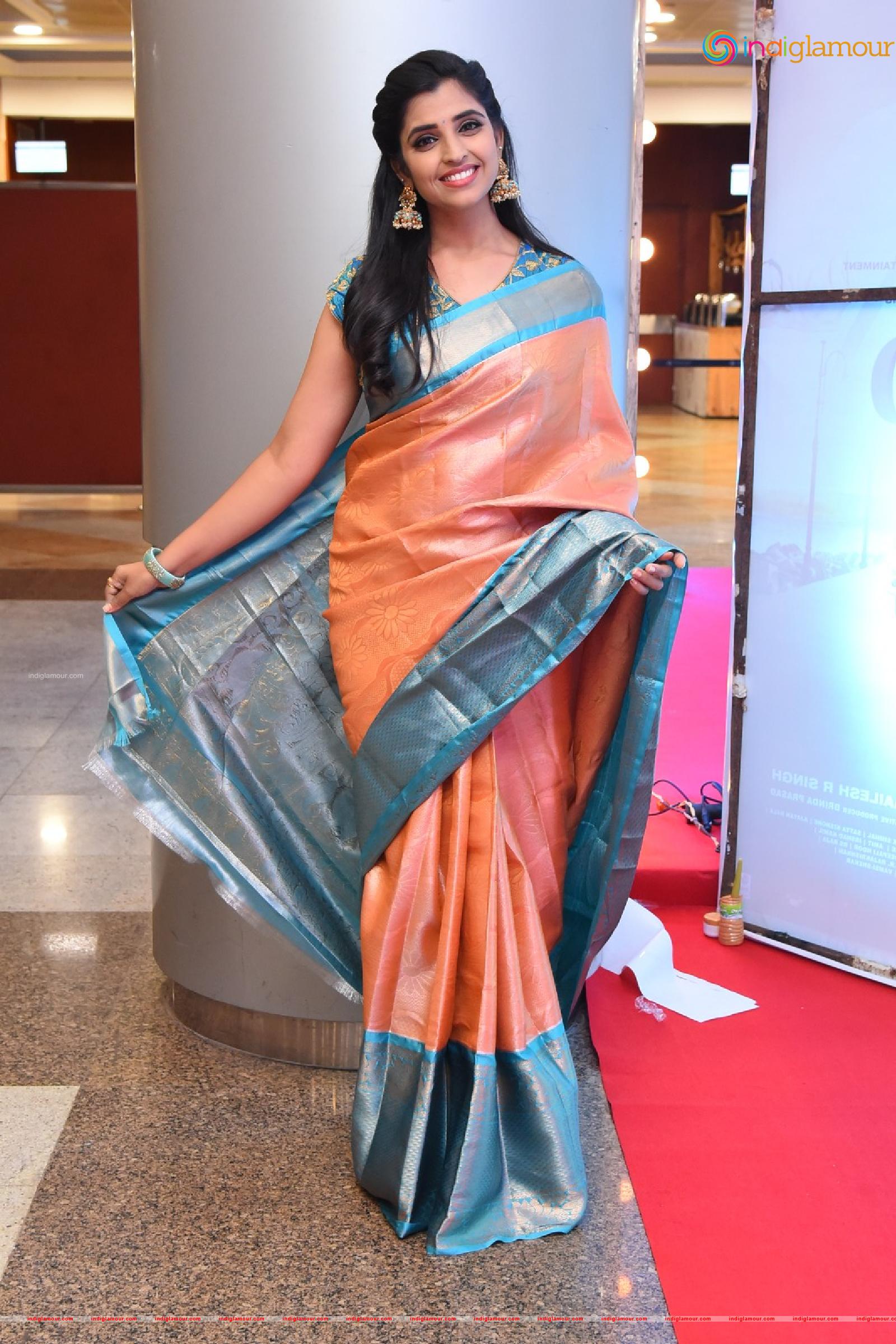 Syamala Actress hd photo