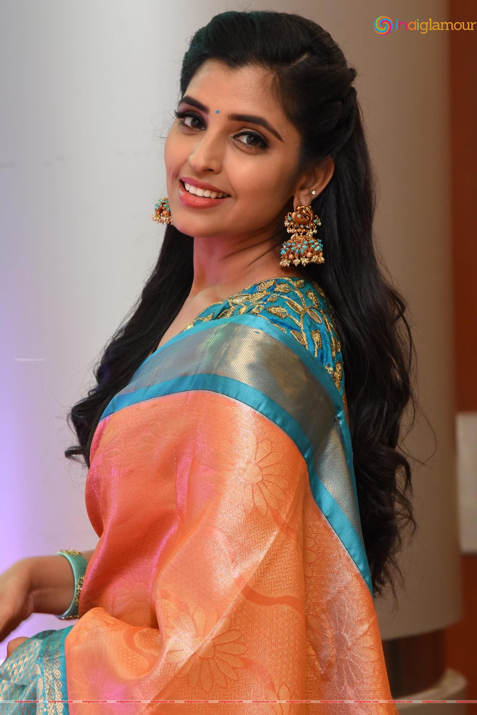 Syamala Actress hd photo