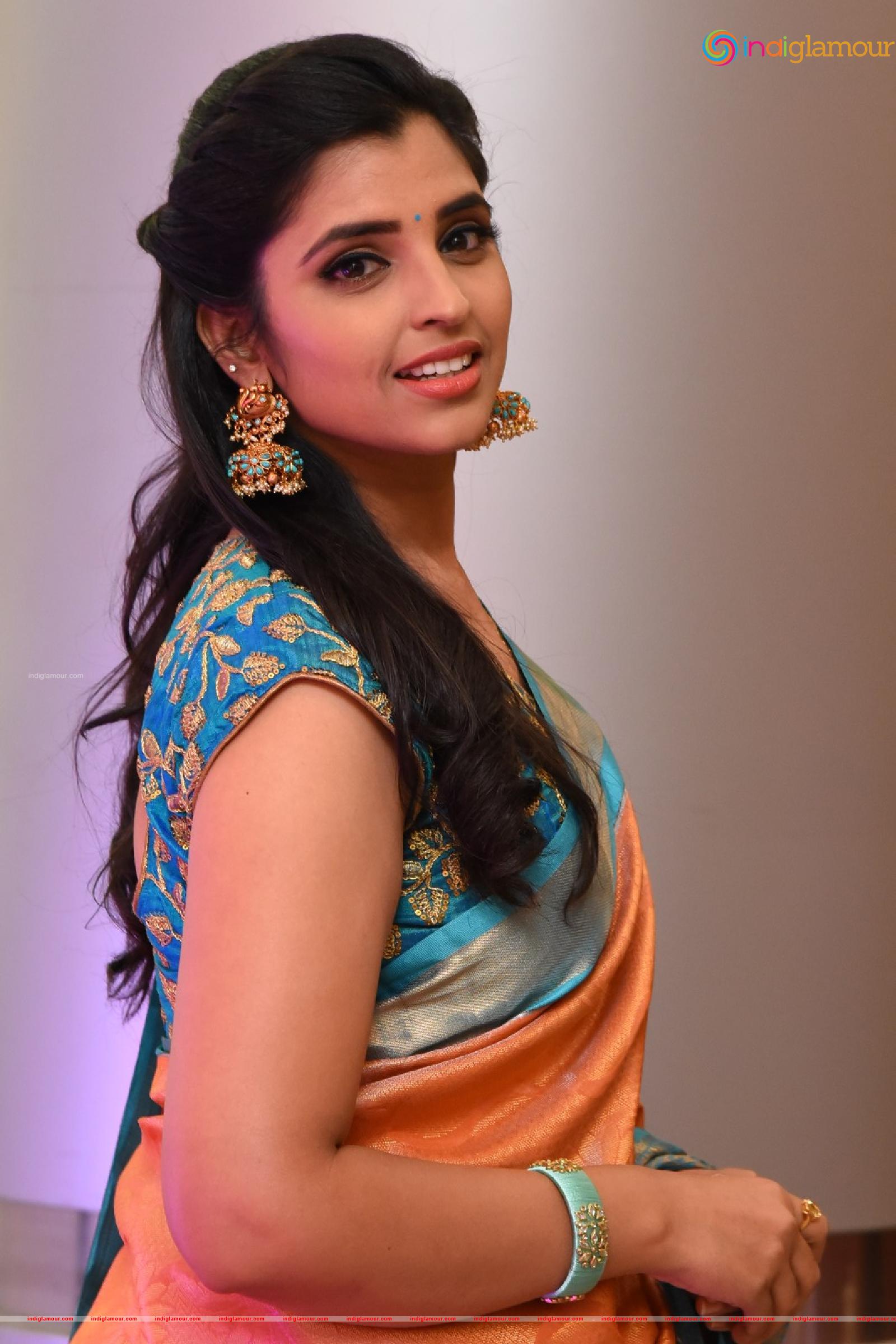Syamala Actress hd photo