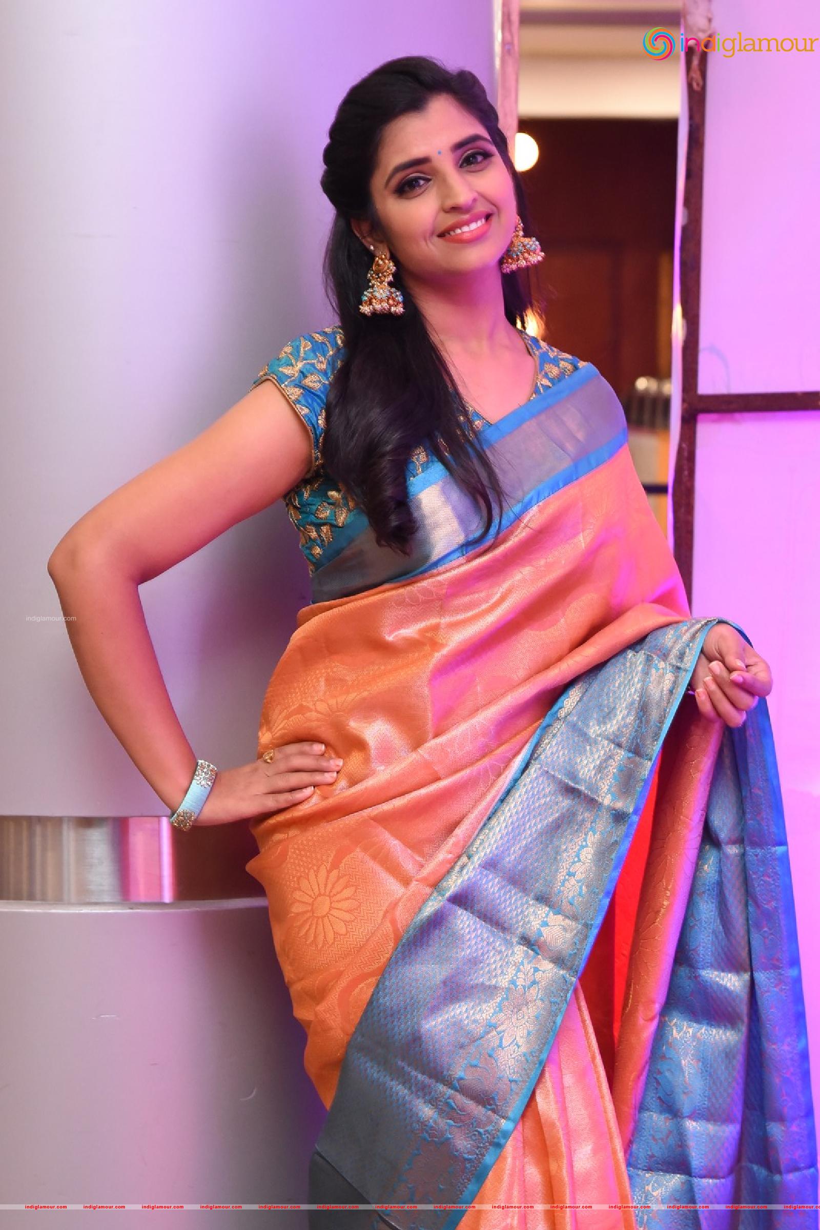 Syamala Actress hd photo