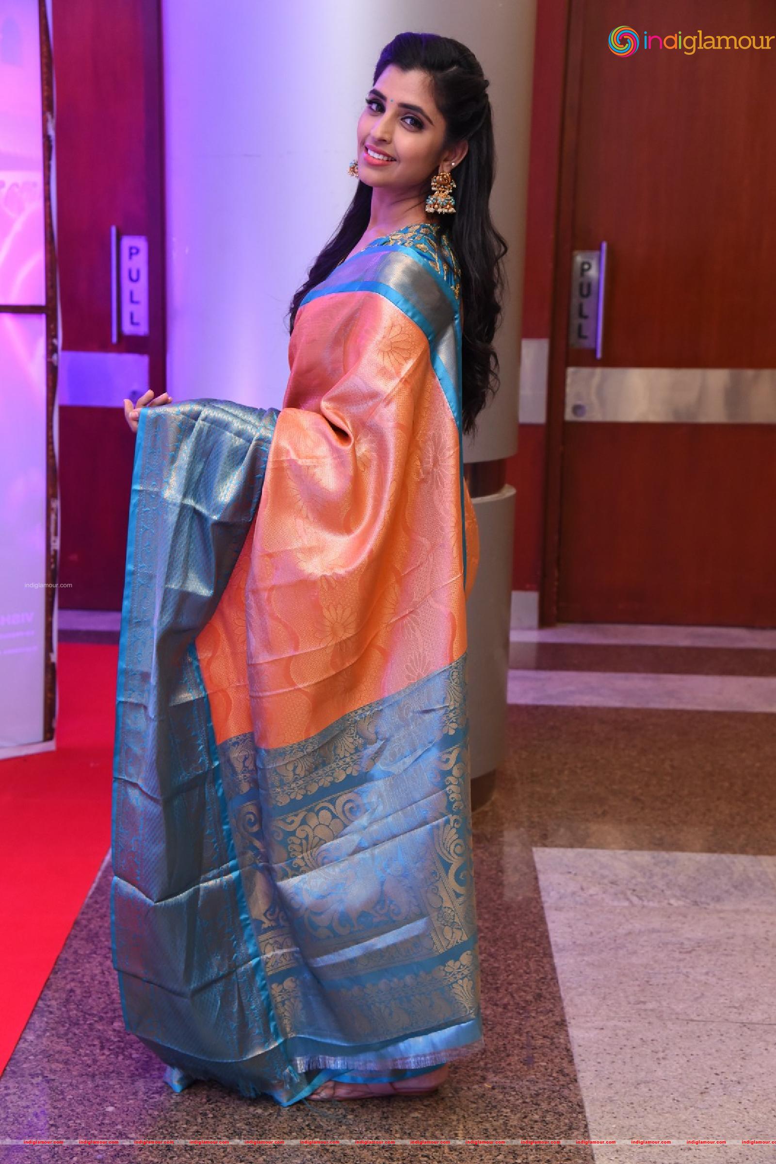 Syamala Actress hd photo