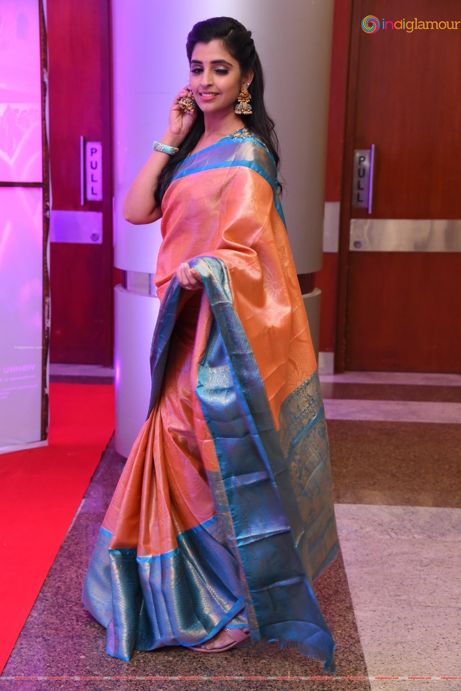 Syamala Actress hd photo