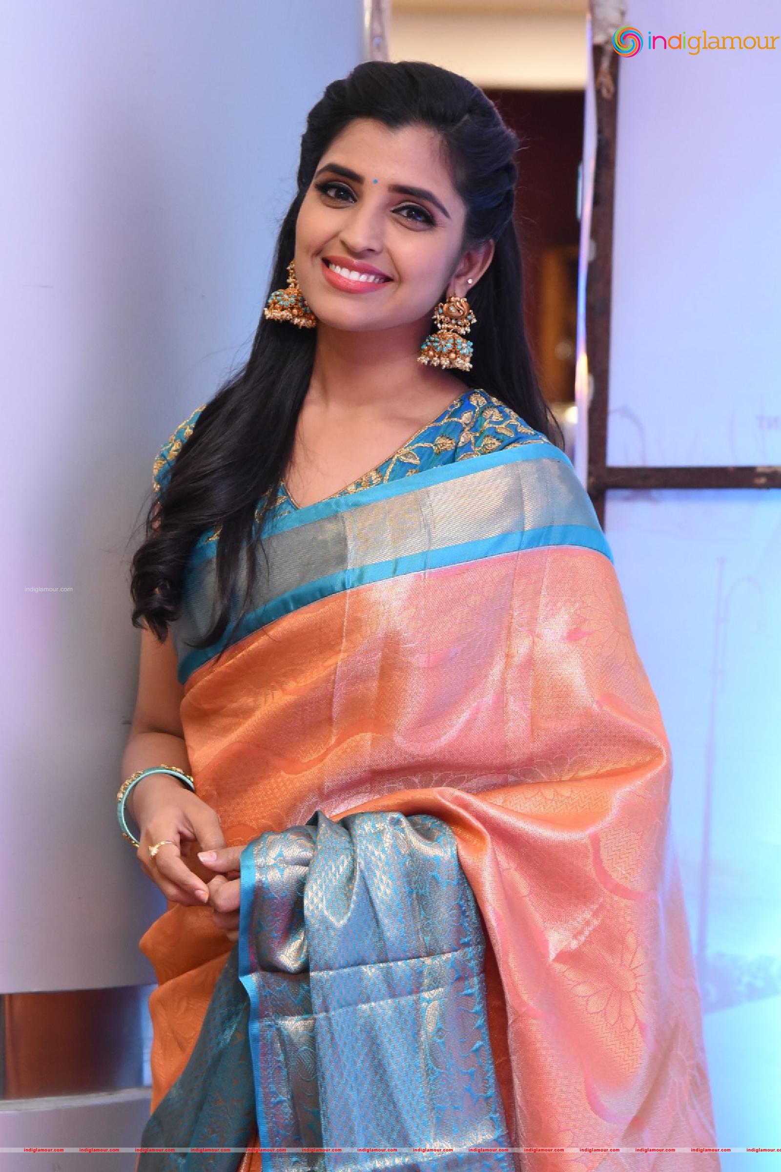 Syamala Actress hd photo