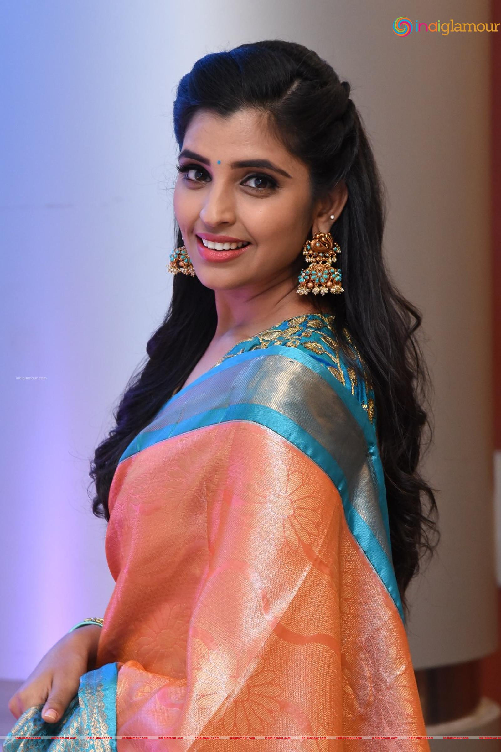 Syamala Actress hd photo