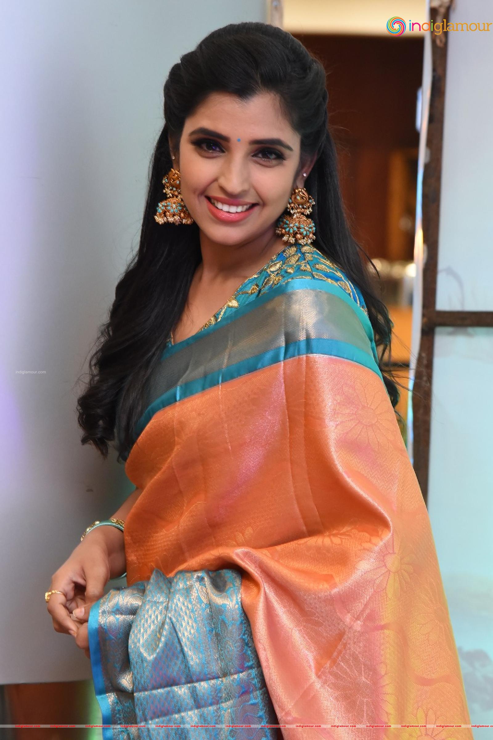 Syamala Actress hd photo