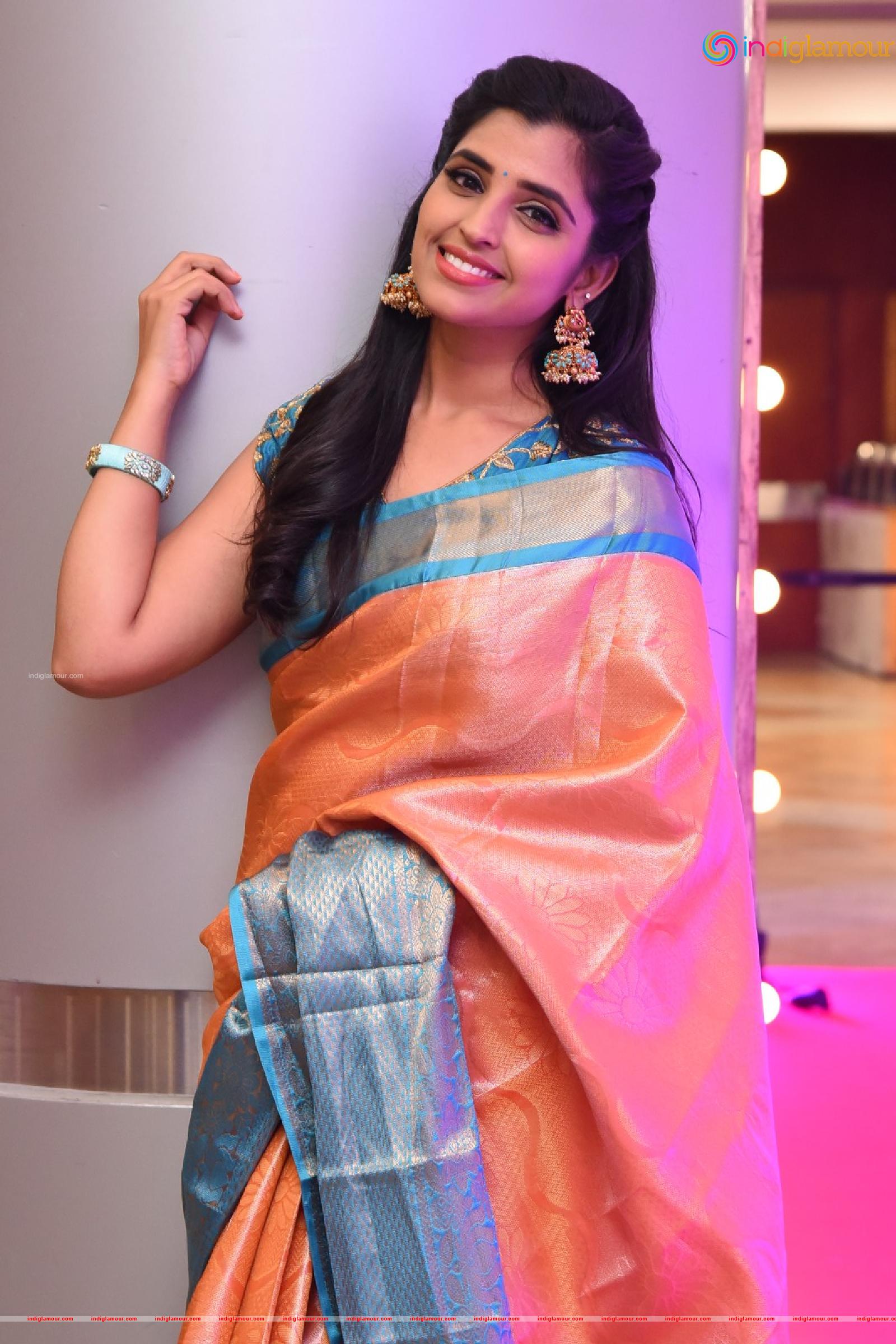 Syamala Actress hd photo