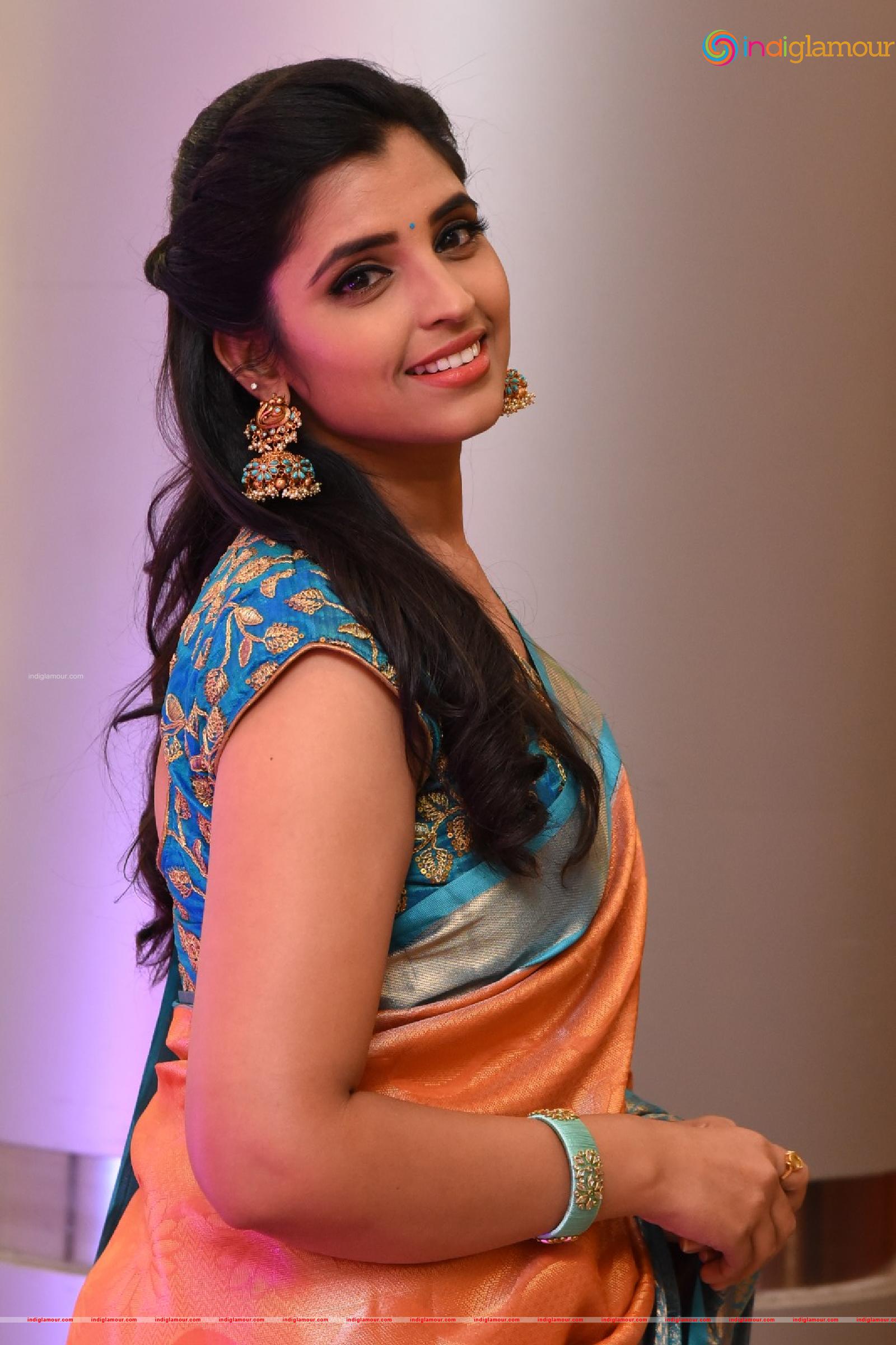 Syamala Actress hd photo