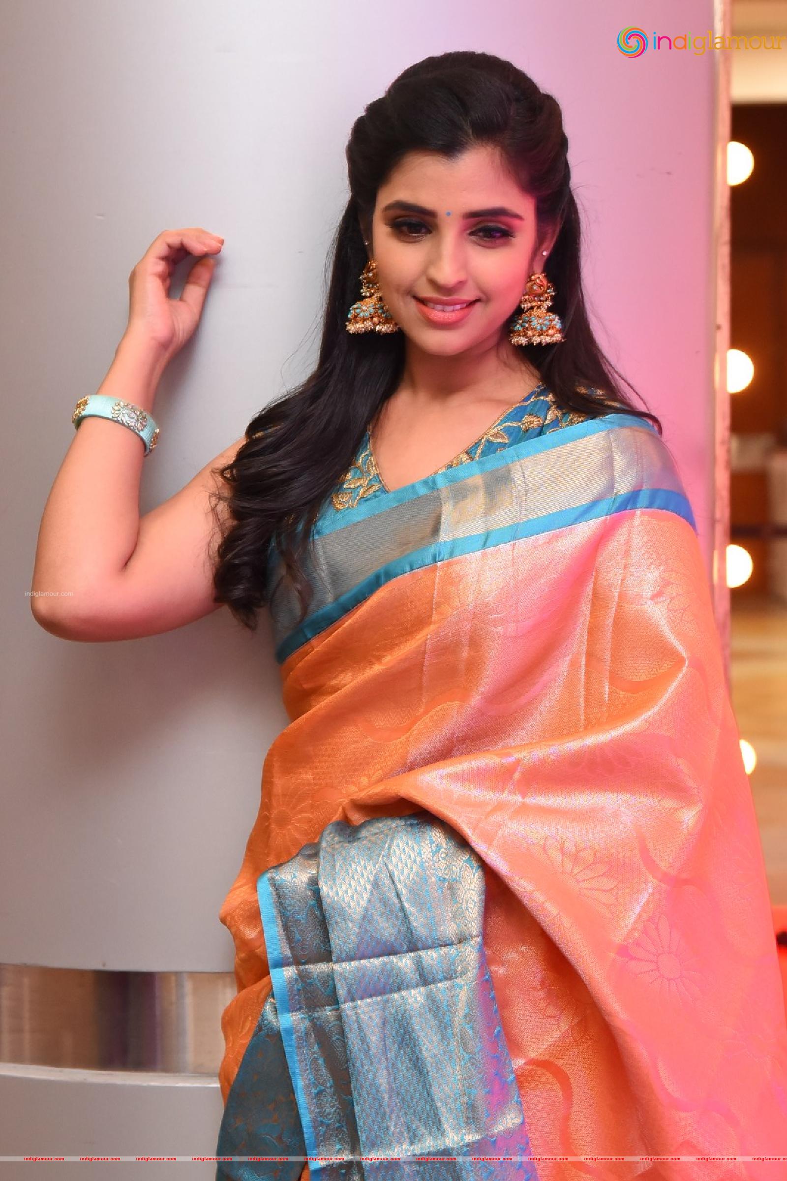 Syamala Actress hd photo