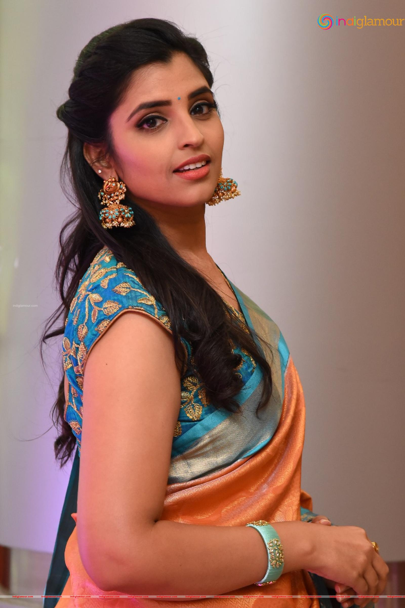 Syamala Actress hd photo