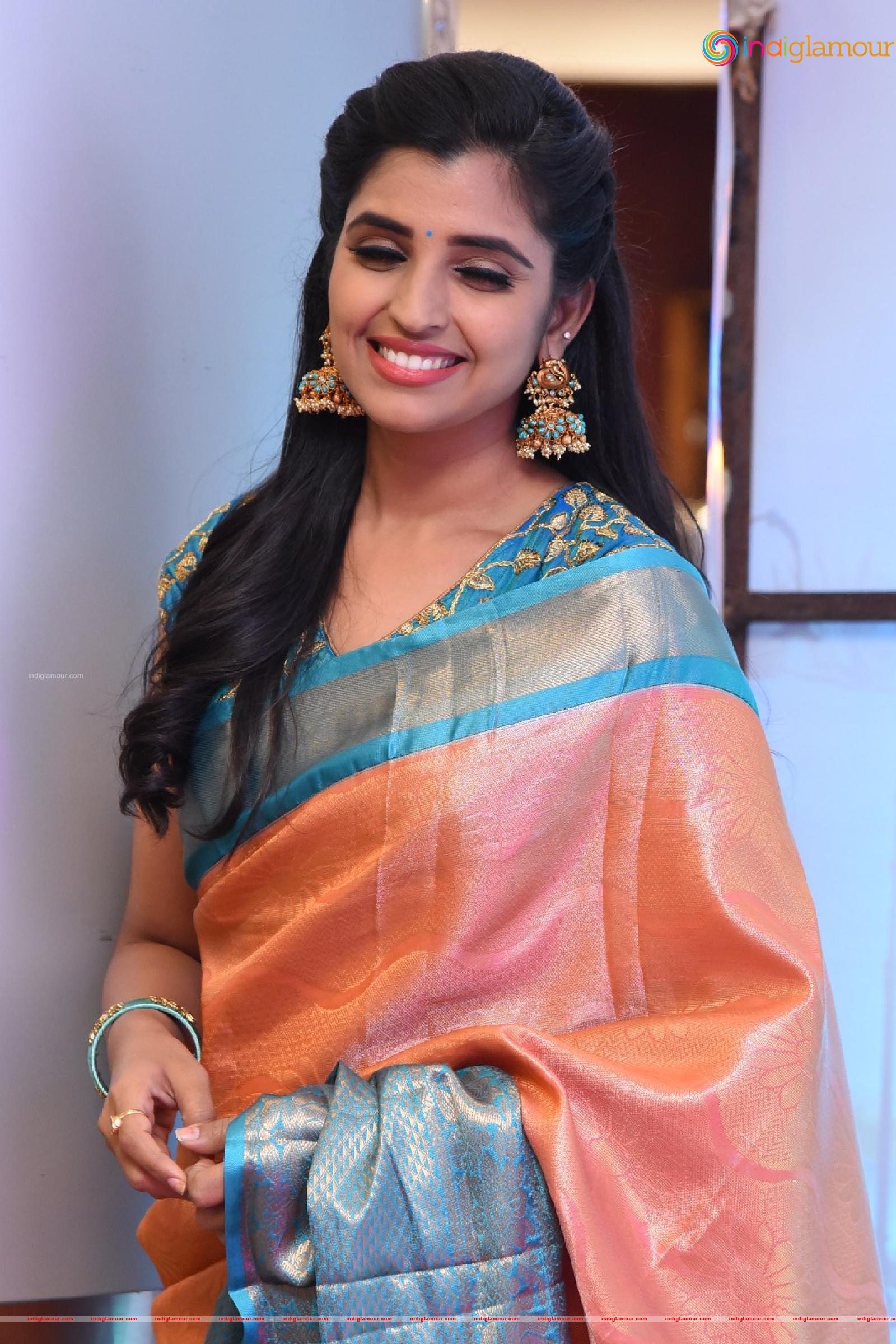Syamala Actress hd photo