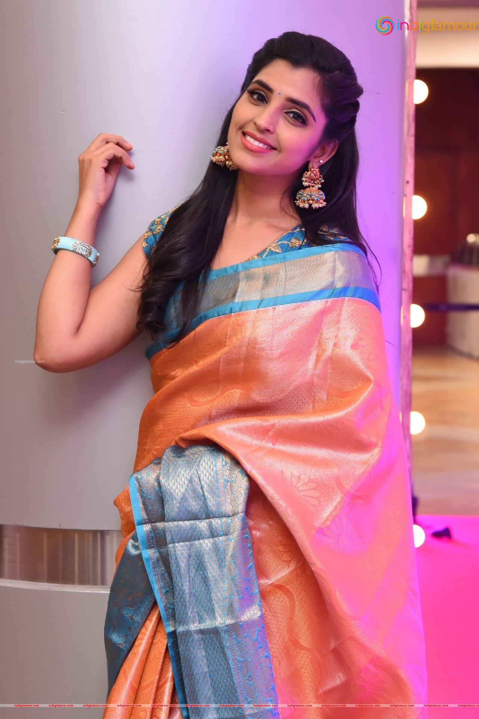 Syamala Actress hd photo
