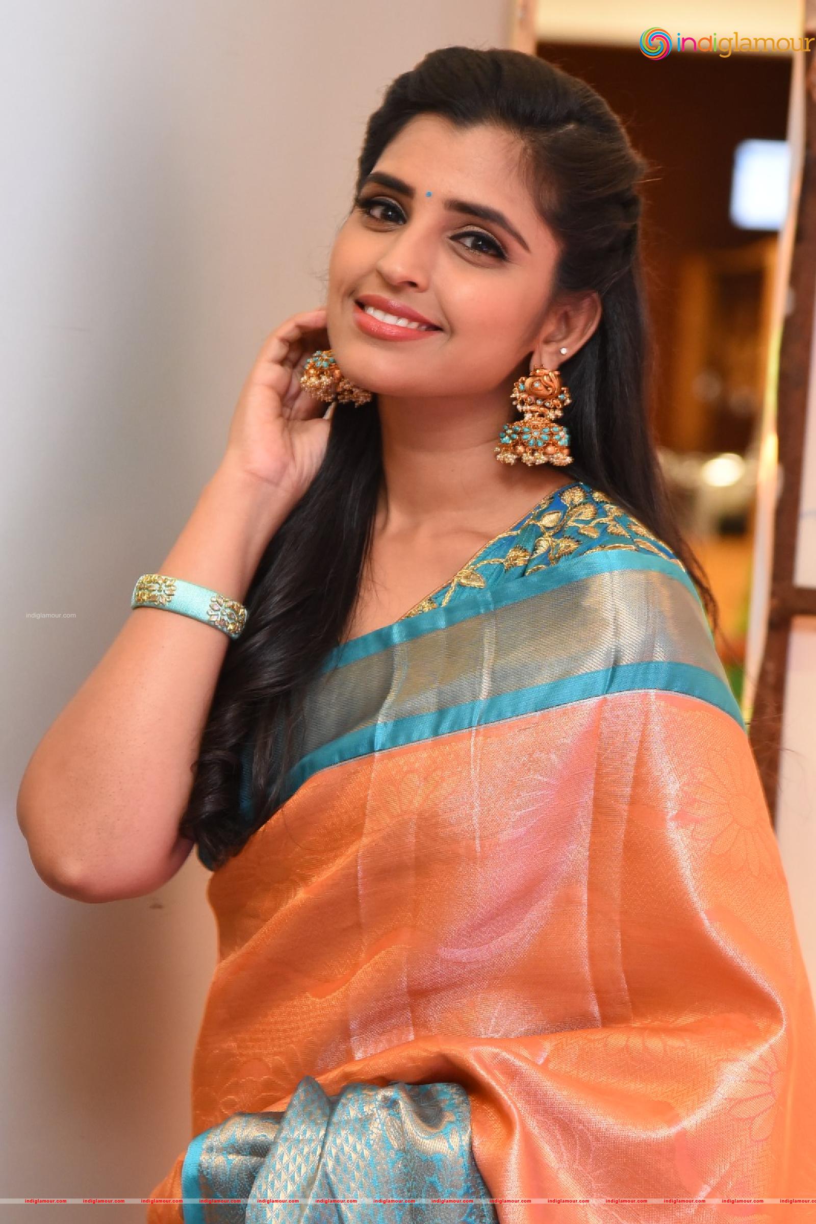 Syamala Actress hd photo