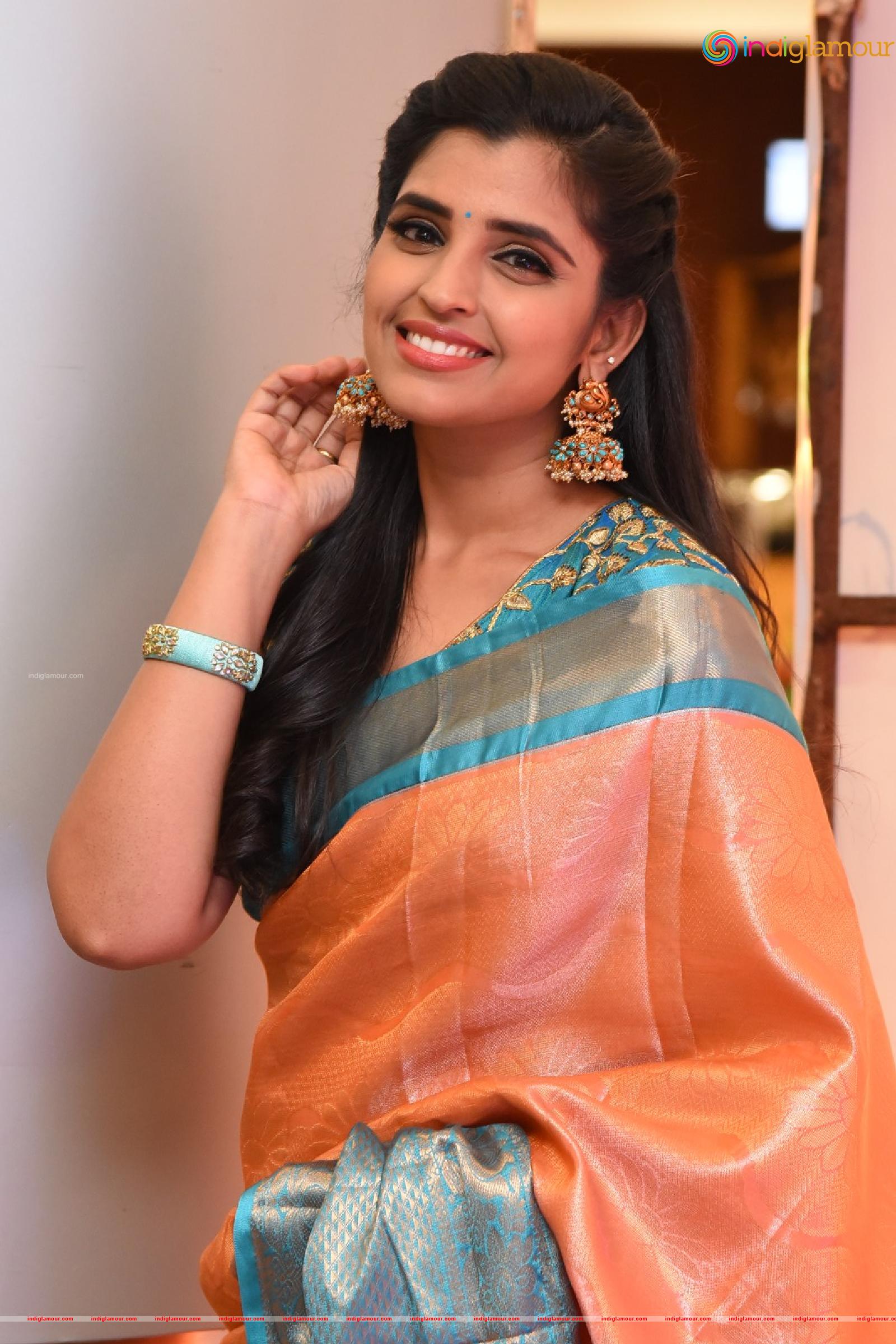 Syamala Actress hd photo
