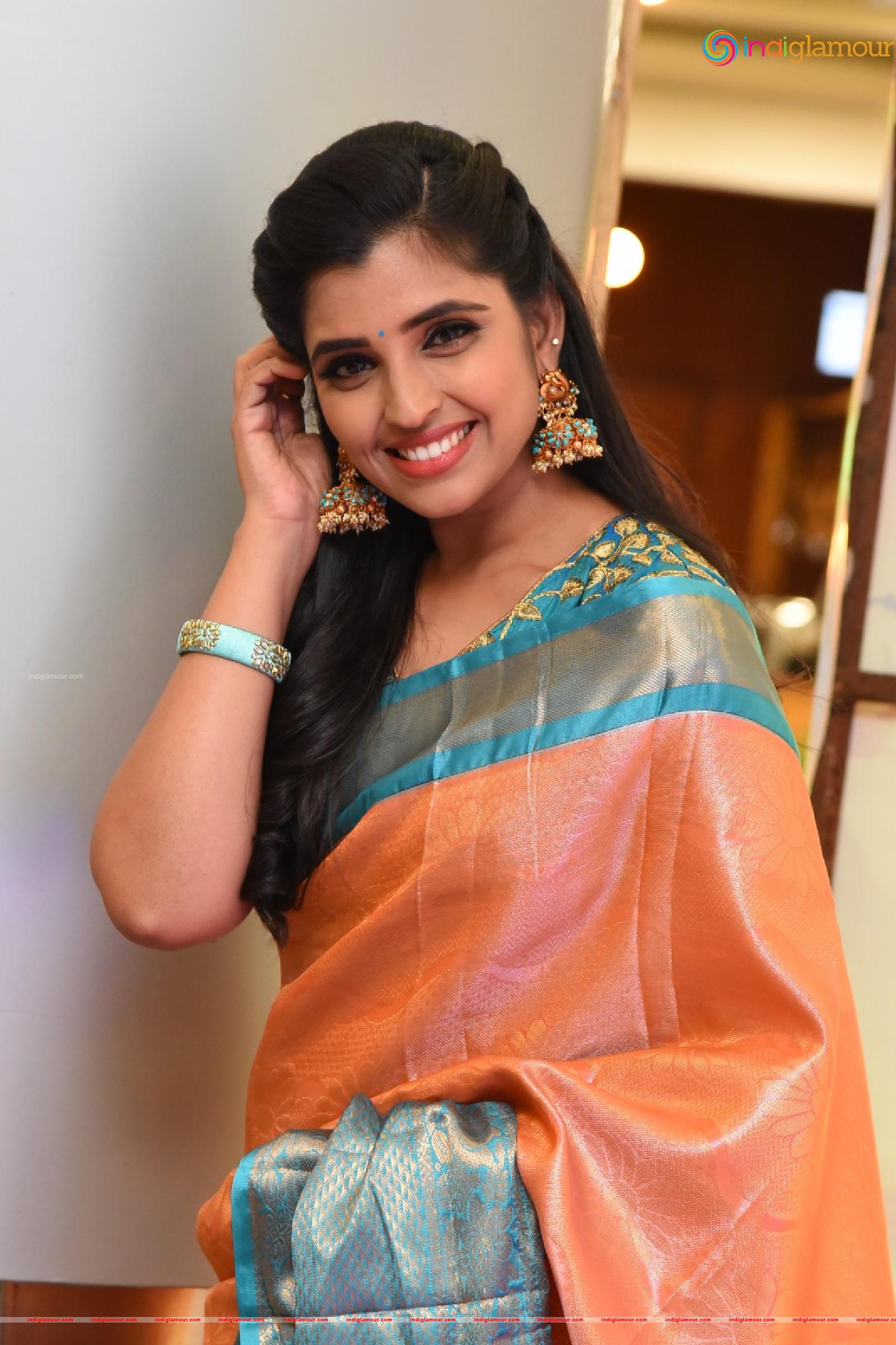 Syamala Actress hd photo