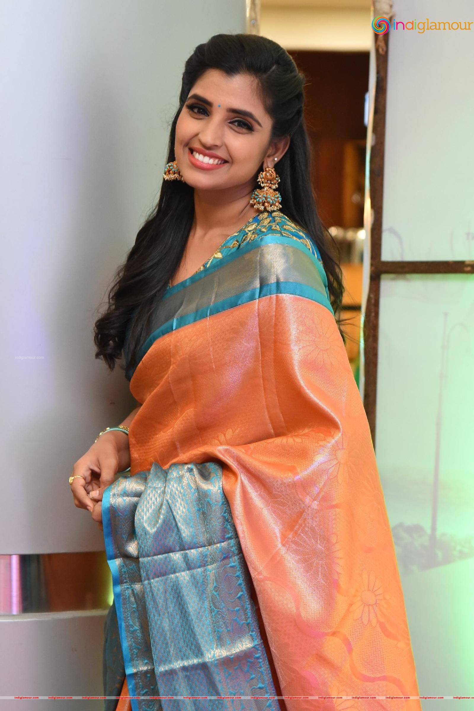 Syamala Actress hd photo