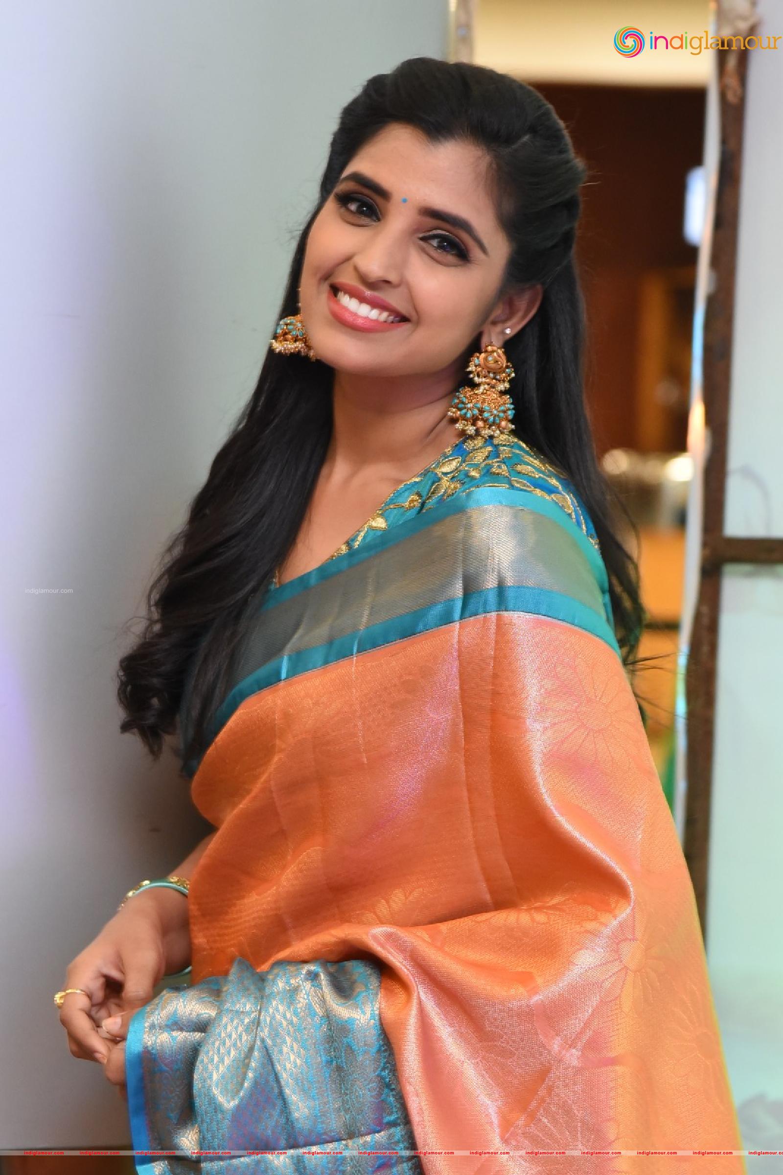 Syamala Actress hd photo