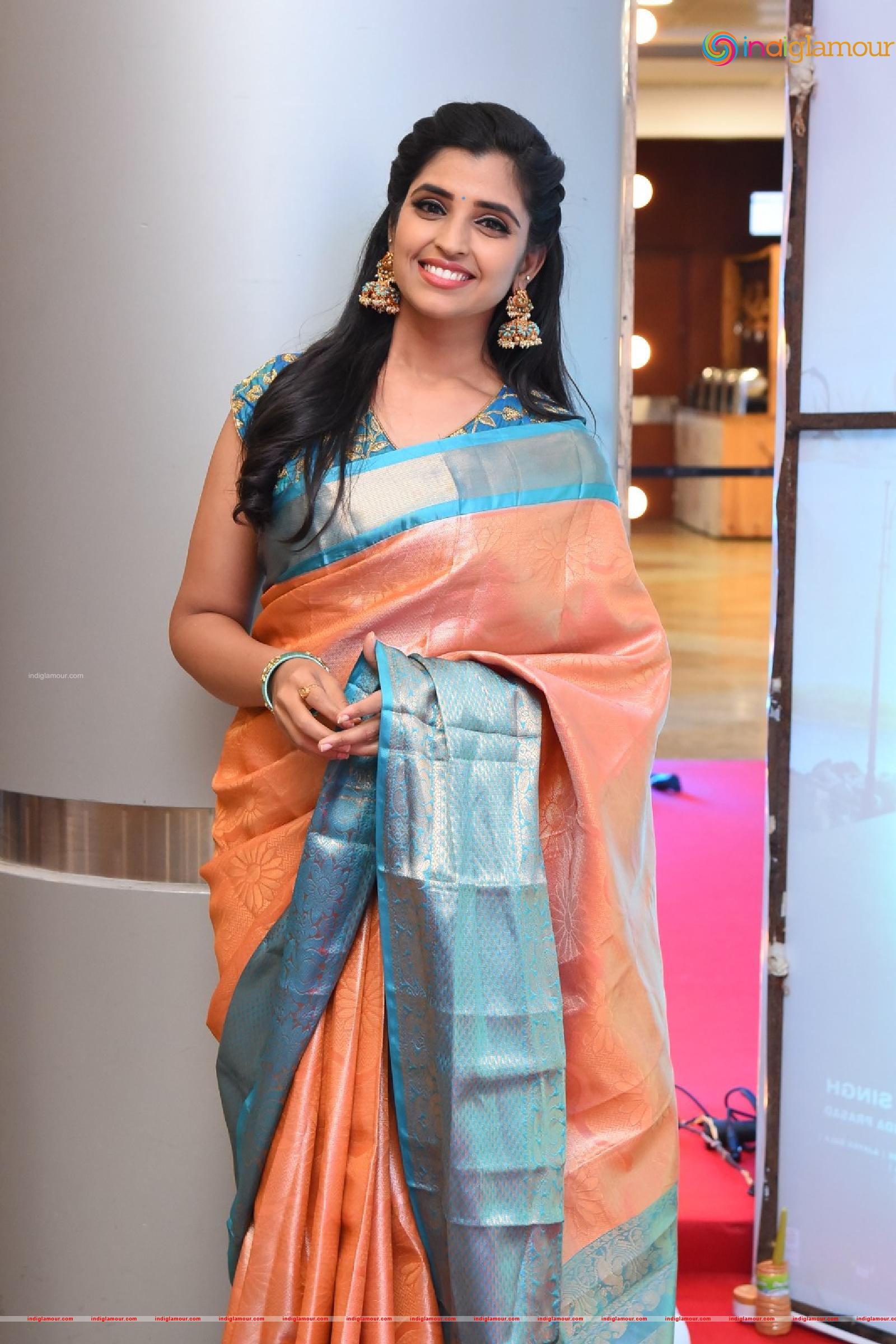 Syamala Actress hd photo