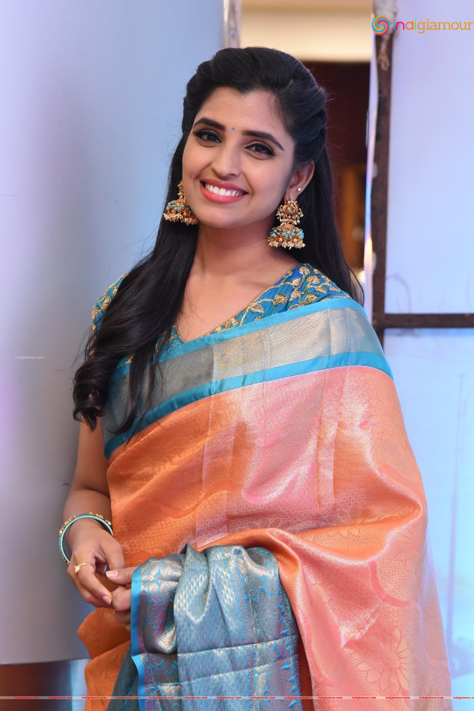 Syamala Actress hd photo