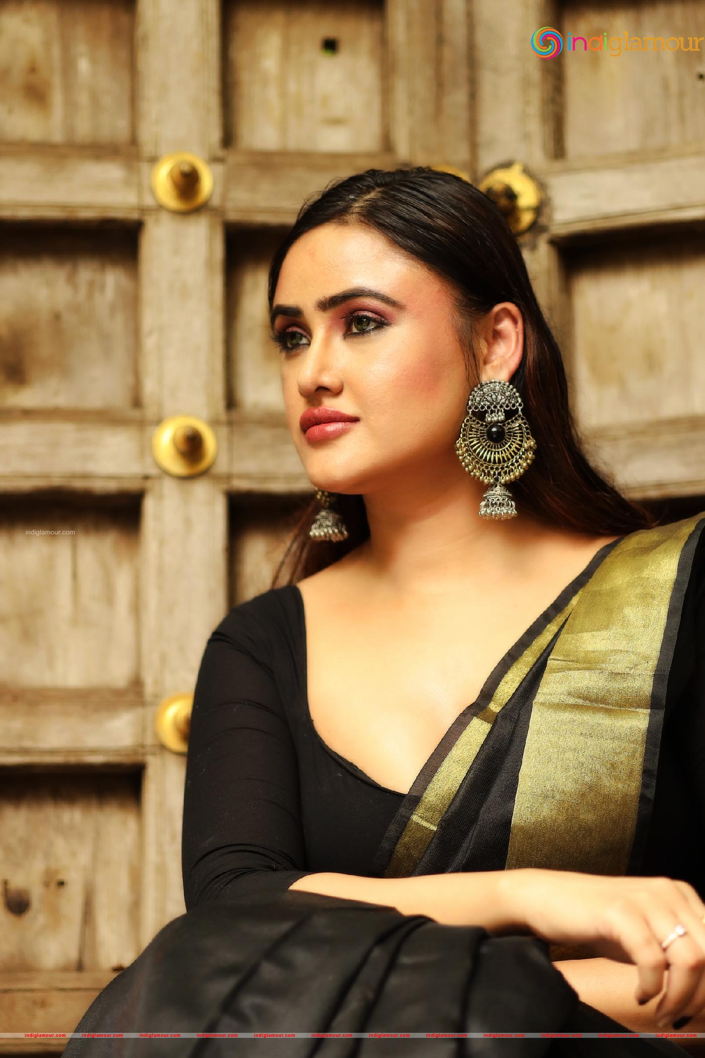 Sony Charista Actress hd photo