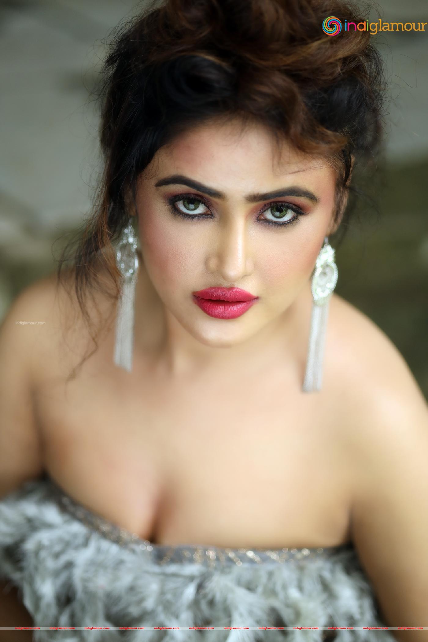 Sony Charista Actress hd photo