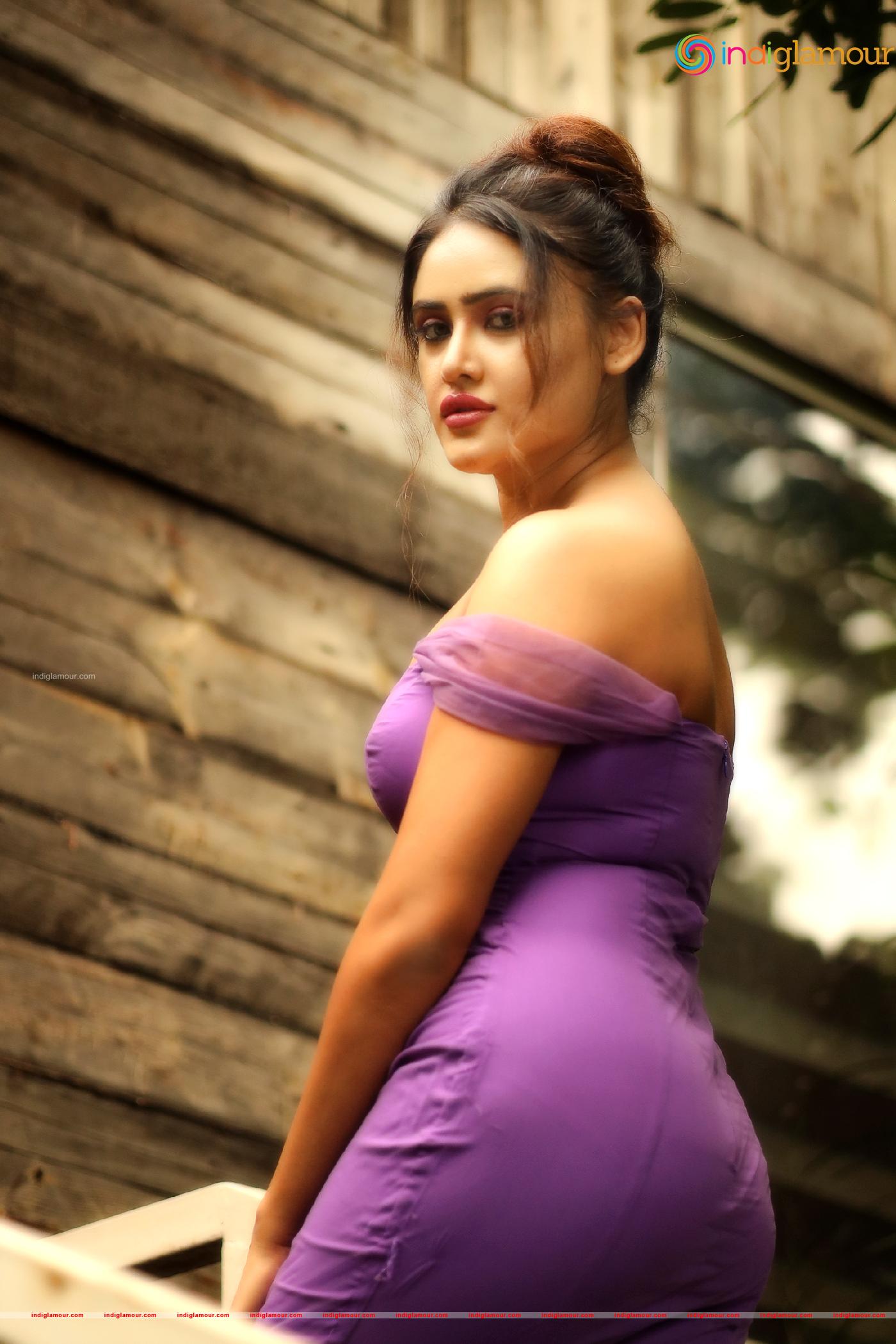 Sony Charista Actress hd photo