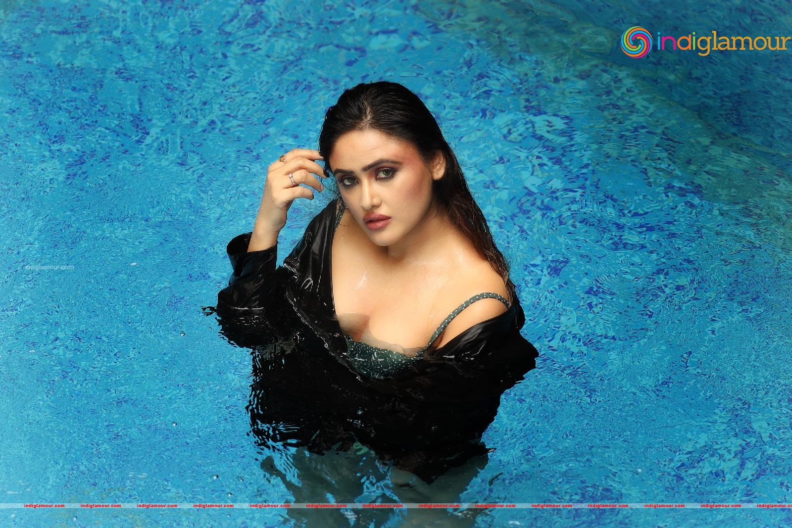 Sony Charista Actress hd photo