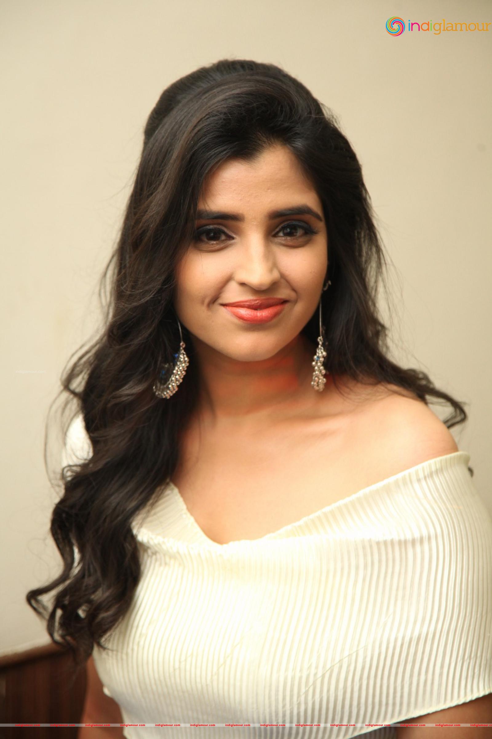 Syamala Actress hd photo