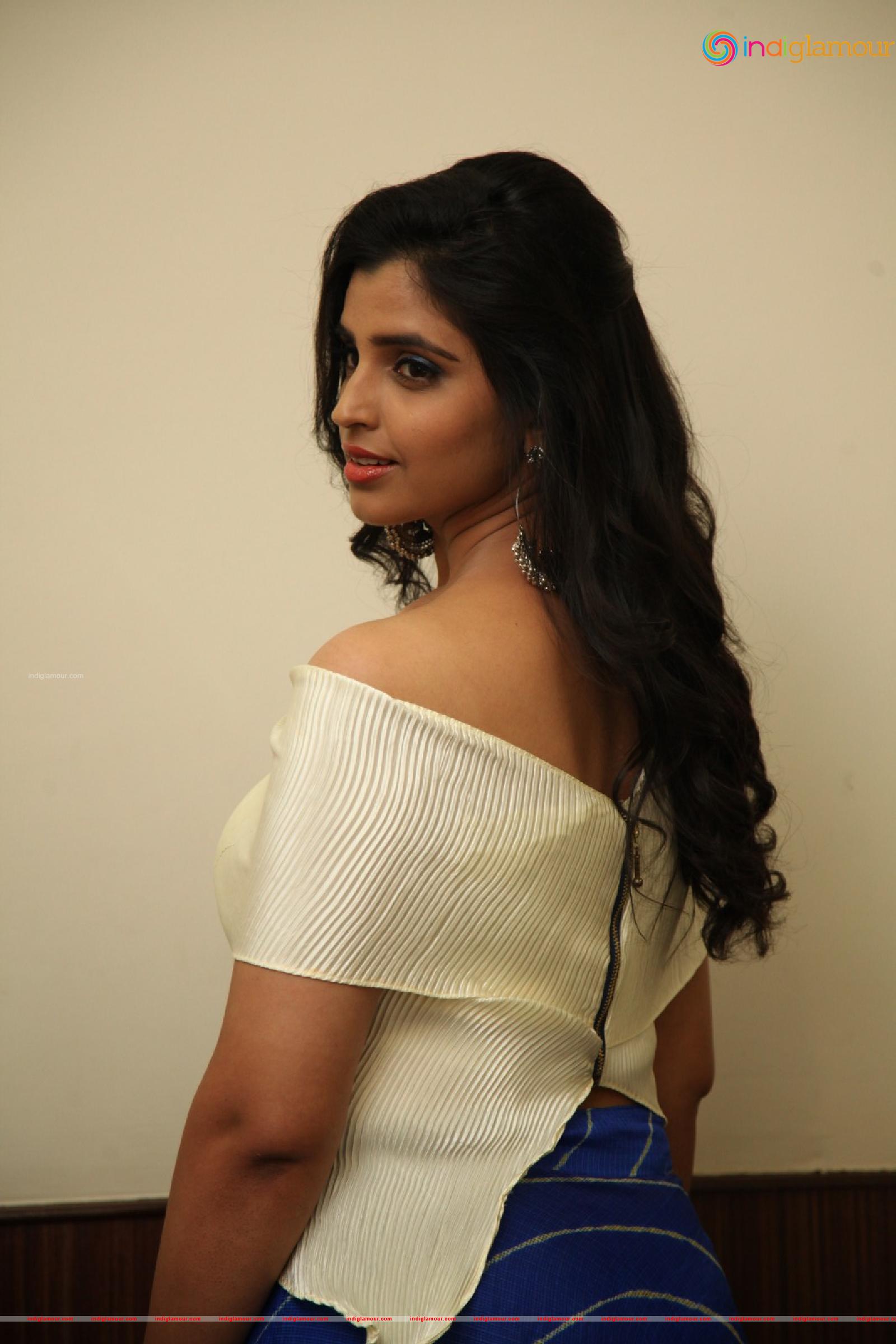 Syamala Actress hd photo