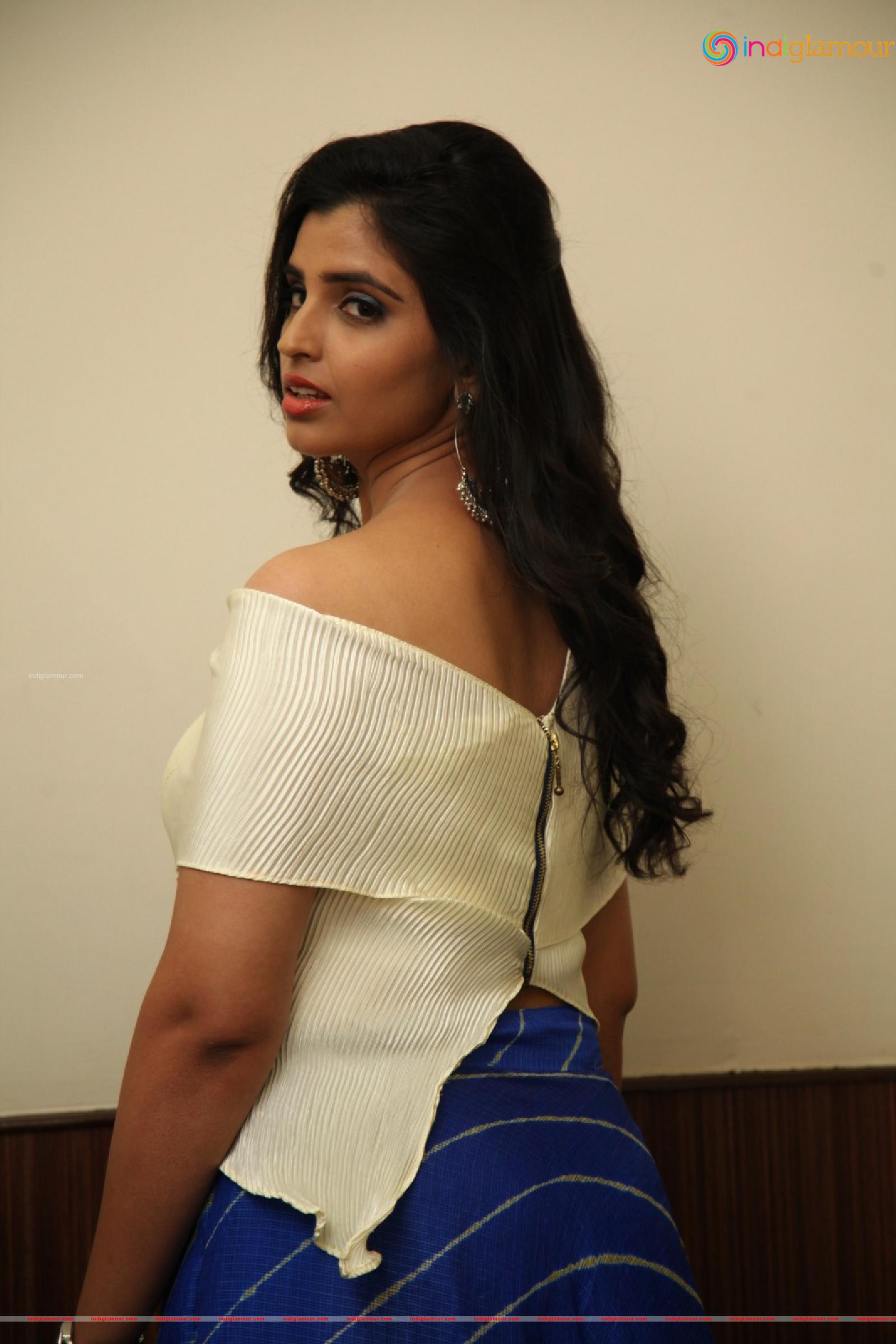 Syamala Actress hd photo