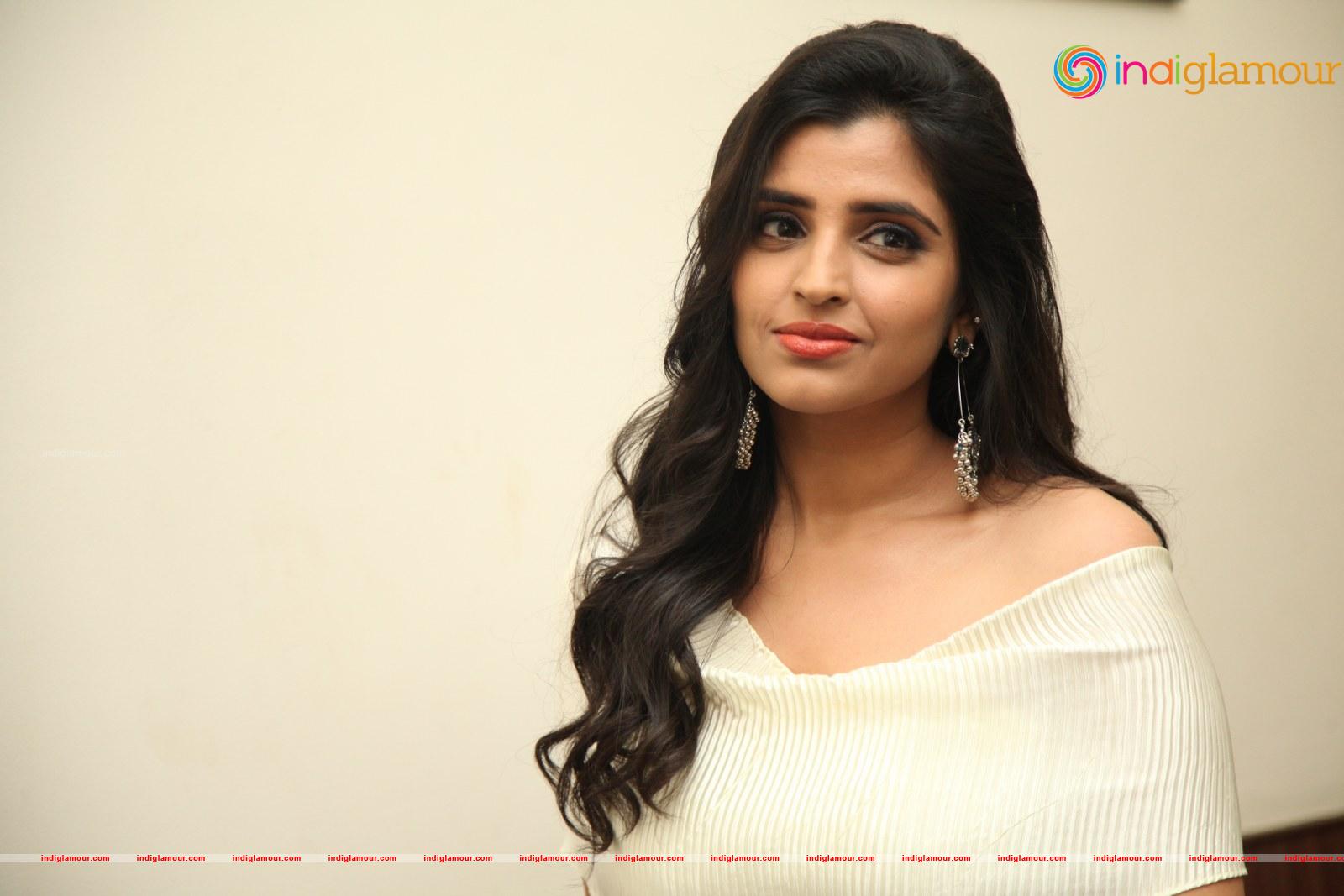 Syamala Actress hd photo