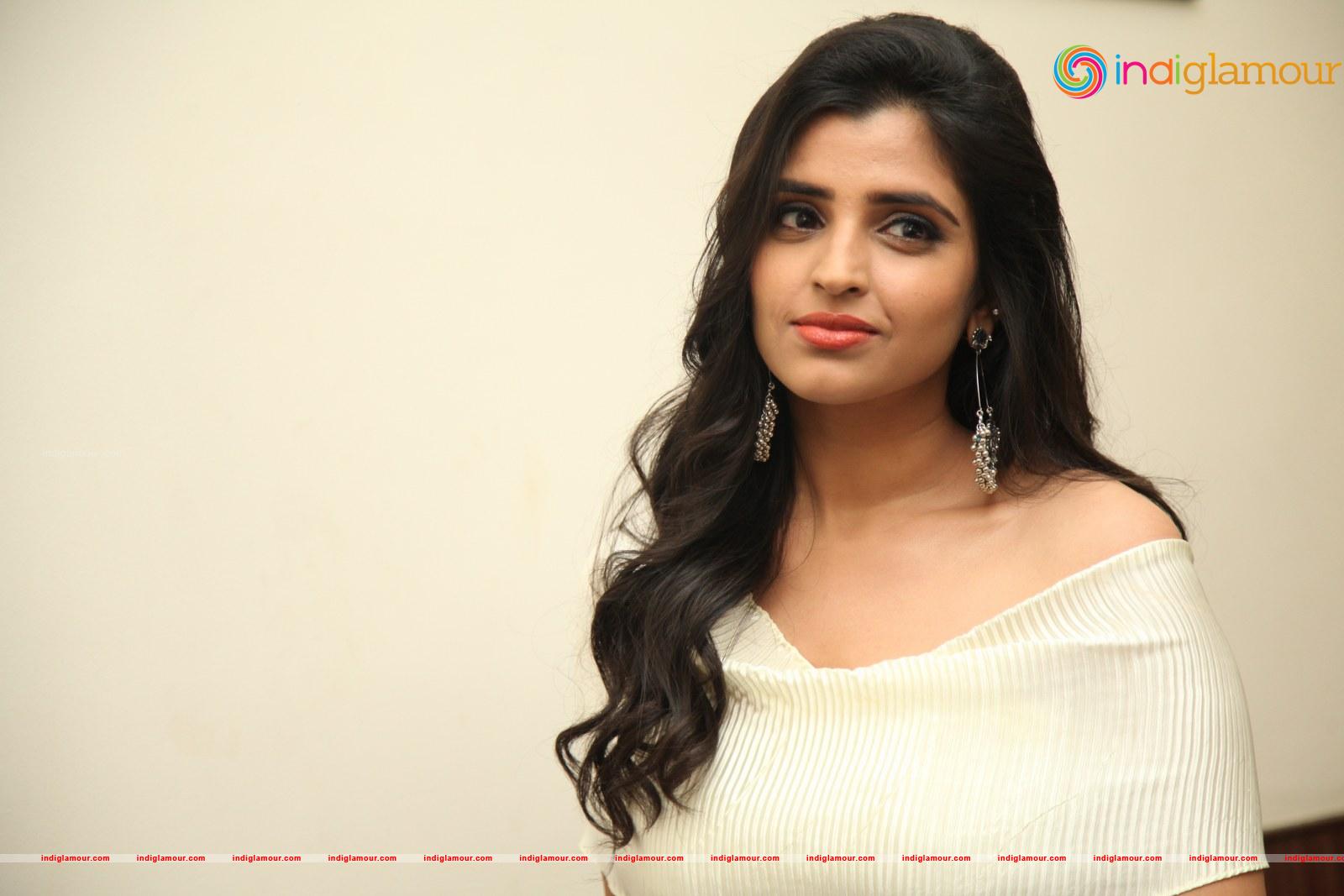 Syamala Actress hd photo