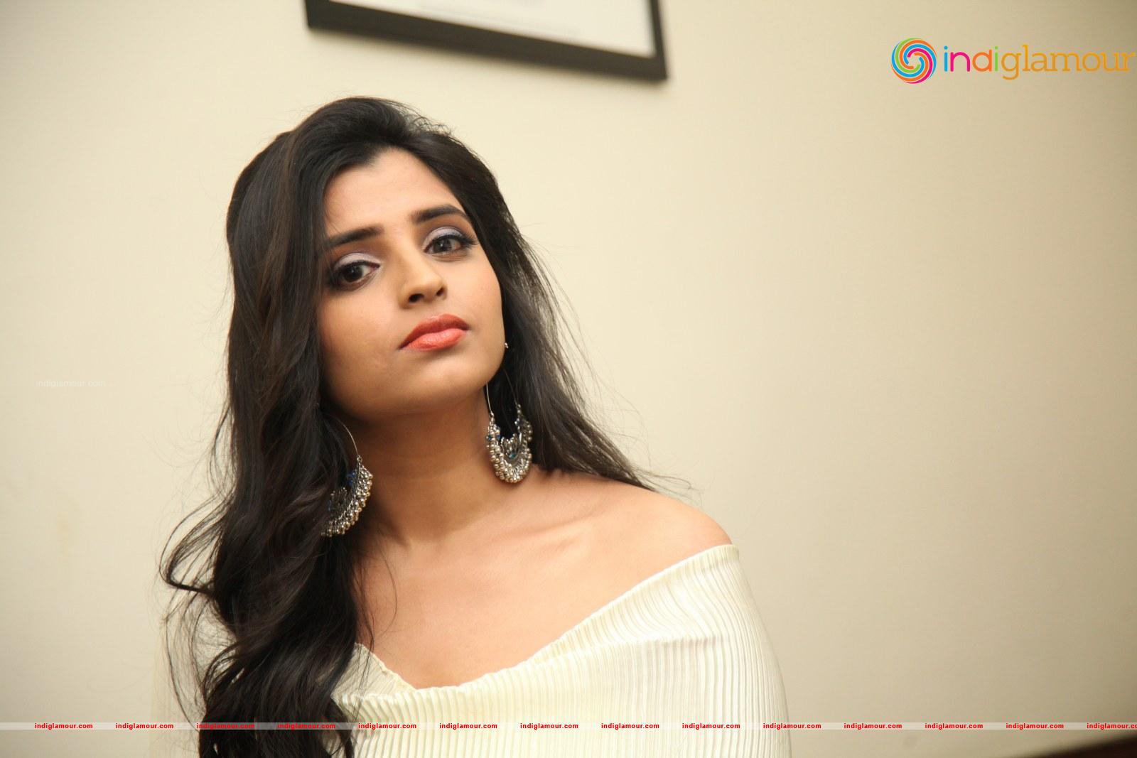 Syamala Actress hd photo
